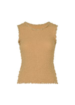 CAULIFLOWER COLOR 1 by me ISSEY MIYAKE is a sleeveless, textured beige cotton top with color stitching and gently ruffled neckline, armholes, and hem, shown against a white background for effortless comfort. - CAMEL （no.43）