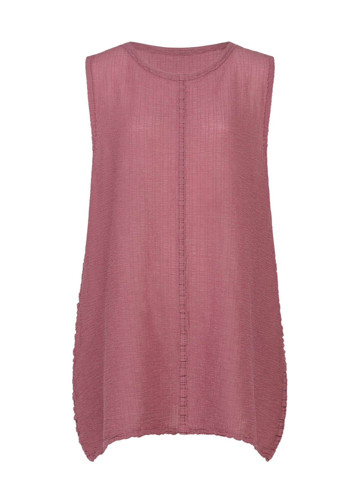 Zoomed view The POLYCOTTON CREPE by me ISSEY MIYAKE is a sleeveless, loose-fit rose tunic with a round neck, textured finish, and curved hem, shown against a plain white background. - SMOKY PINK （no.21）