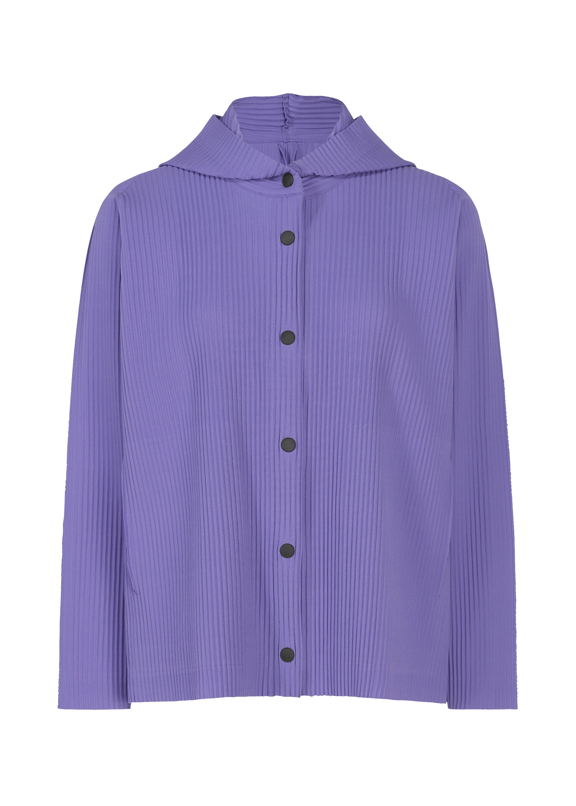 Zoomed view A long-sleeved, pleated knit shirt in purple (FINE KNIT PLEATS COLOR 2) by me ISSEY MIYAKE, featuring black buttons down the front and a short stand-up collar. - PURPLE （no.81）