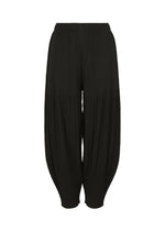 MIX FINE KNIT PLEATS BOTTOM by me ISSEY MIYAKE: Black pants with an elastic waistband, tapered ankles, relaxed voluminous fit, and subtle vertical ribbed melange texture. - BLACK-HUED （no.19）