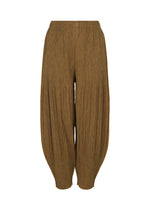 MIX FINE KNIT PLEATS BOTTOM by me ISSEY MIYAKE—loose-fitting brown pants with a high waist, tapered ankles, and subtle melange texture, shown on a plain white background. - ORANGE-HUED （no.39）
