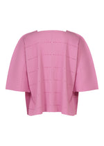 Discover the TOWER PLEATS top by me ISSEY MIYAKE—a pleated, oversized pink piece featuring wide sleeves and subtle horizontal cut-out details. Reminiscent of a structured cardigan, its sculptural fabric gives the garment a strikingly modern, architectural appearance.