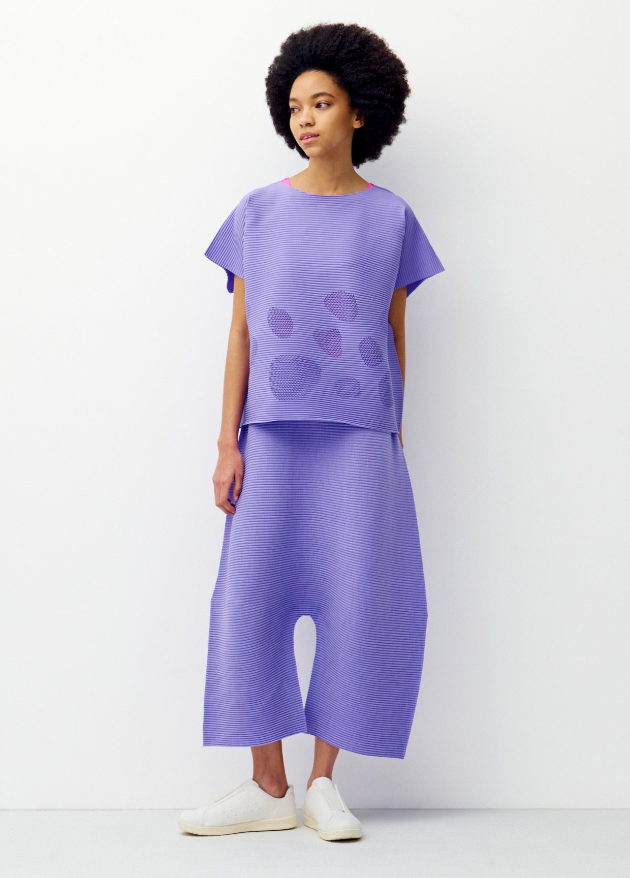 me ISSEY MIYAKE LOOKS – ISSEY MIYAKE ONLINE STORE