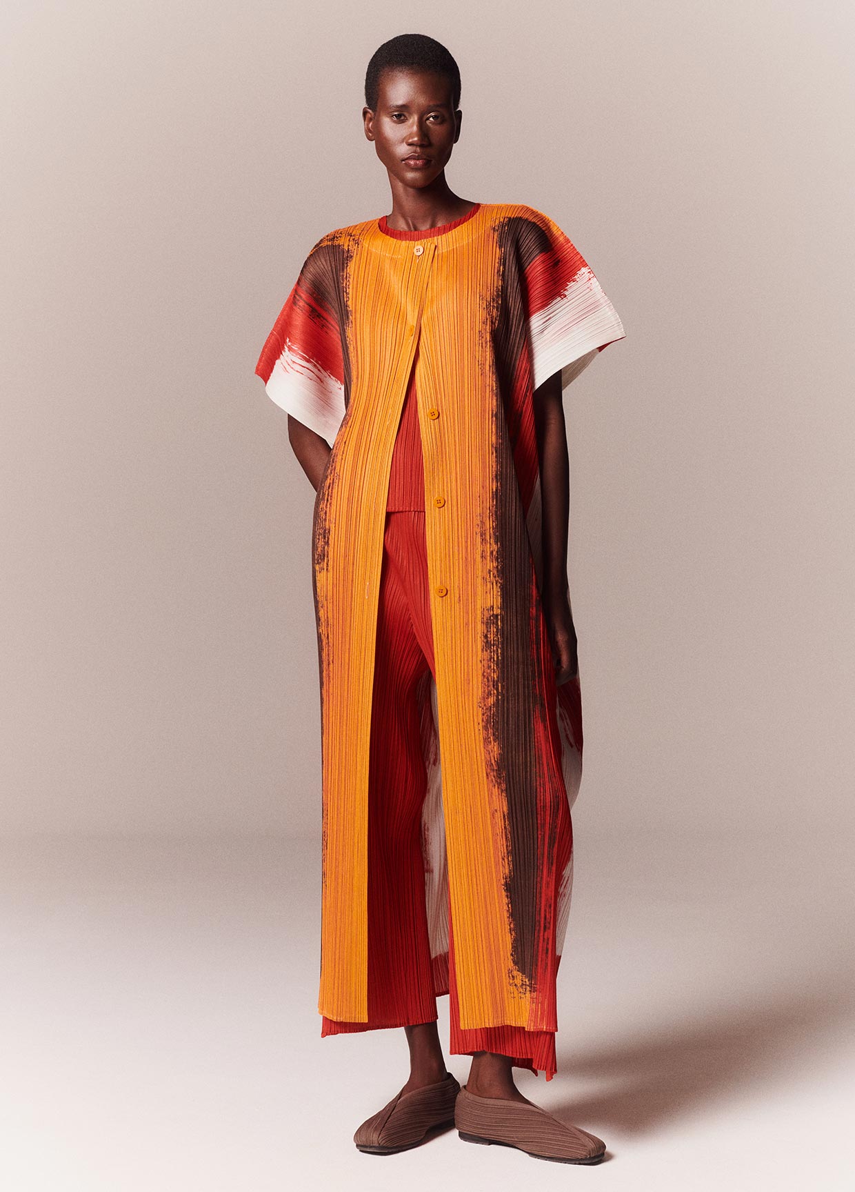 PLEATS PLEASE ISSEY MIYAKE LOOK 02 – ISSEY MIYAKE ONLINE STORE