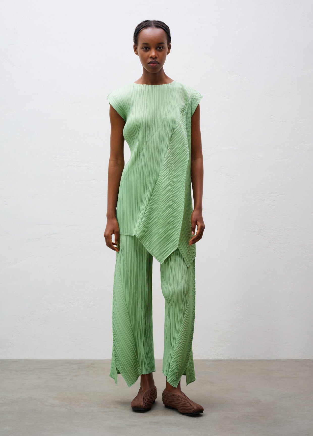 PLEATS PLEASE ISSEY MIYAKE LOOK 16