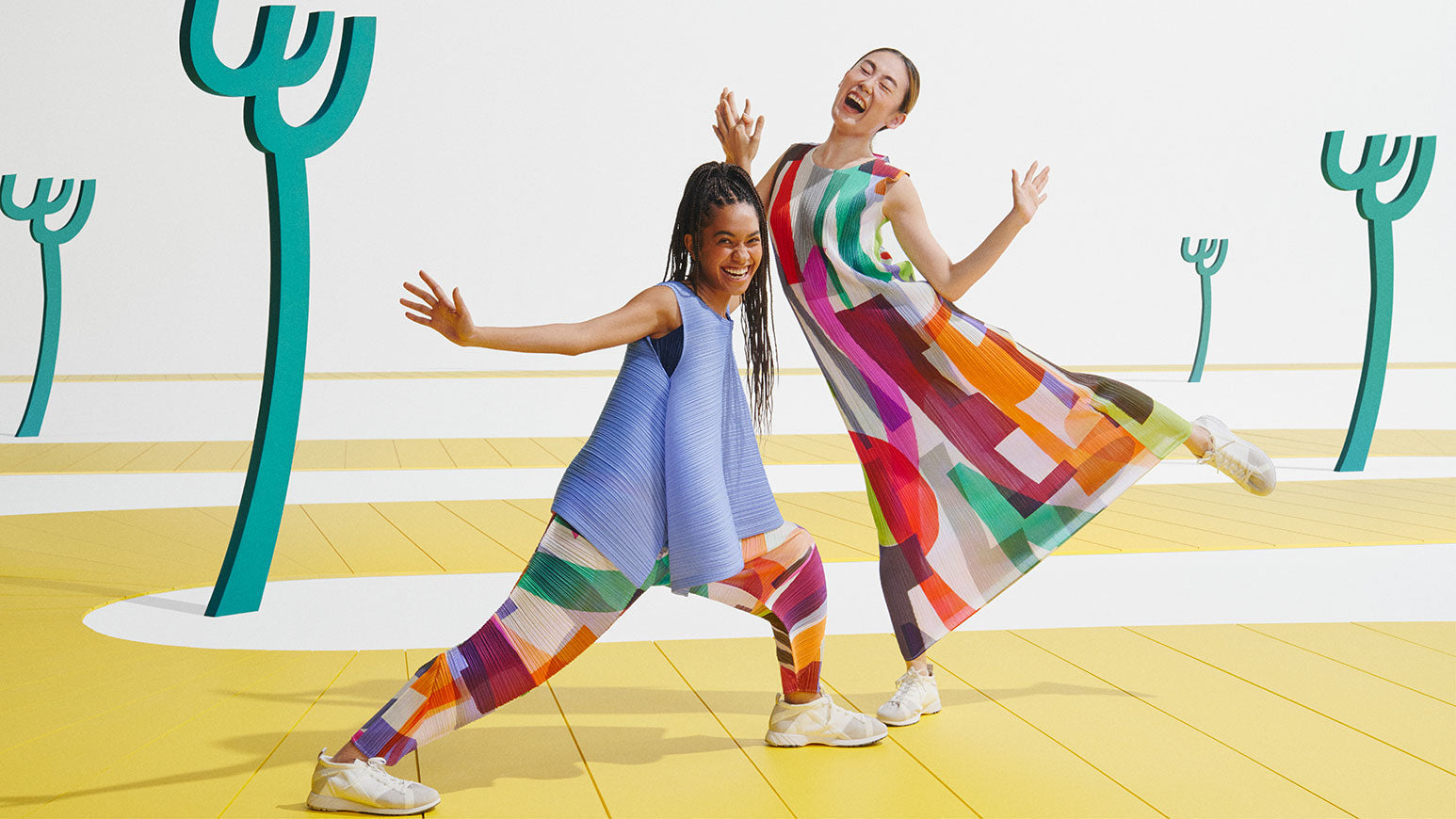 PLEATS PLEASE ISSEY MIYAKE VISUAL ARCHIVES MONTHLY COLORS