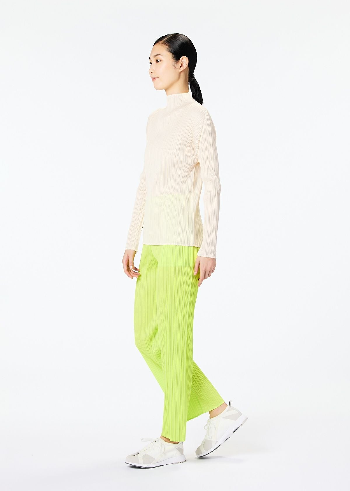 NEW COLORFUL BASICS 3 PANTS – ISSEY MIYAKE ONLINE STORE