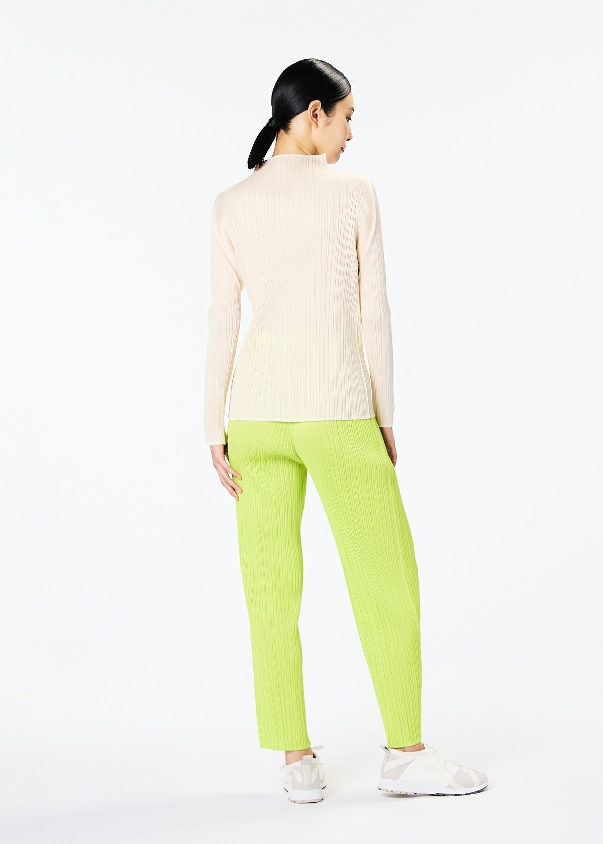 NEW COLORFUL BASICS 3 PANTS – ISSEY MIYAKE ONLINE STORE