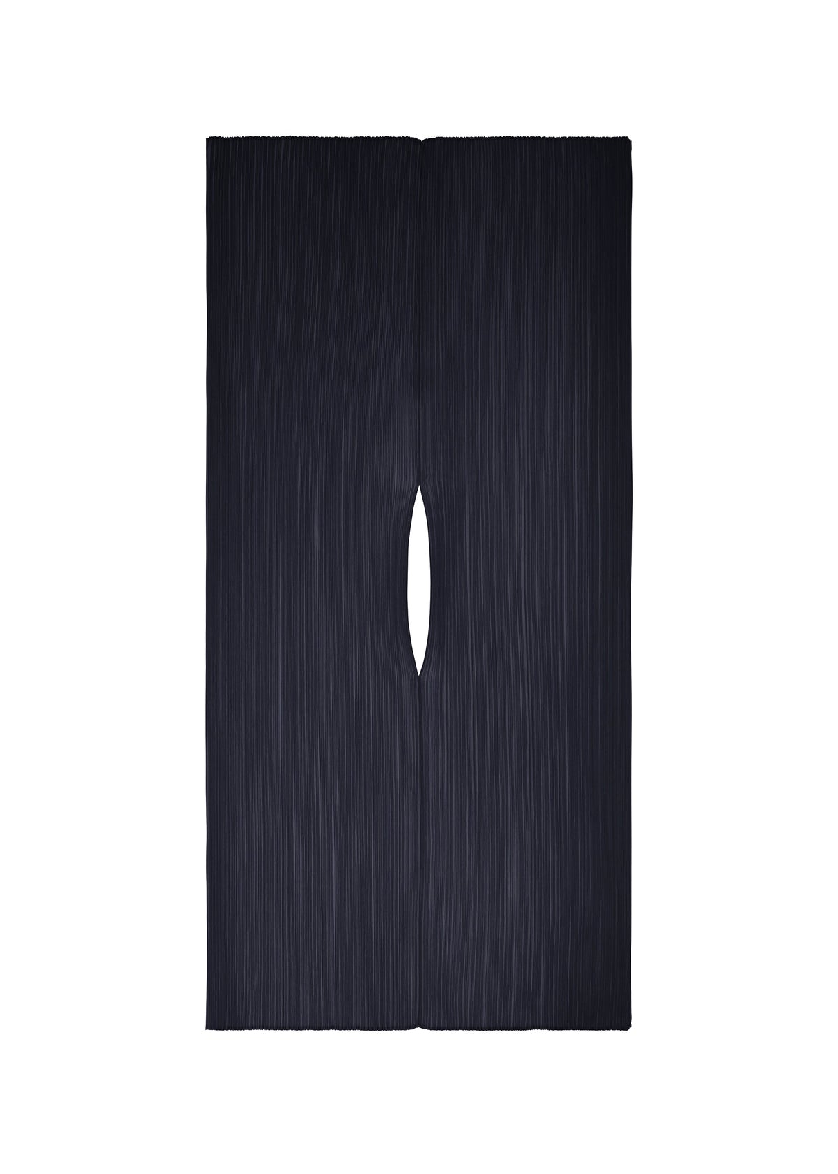 Zoomed view Black rectangular pleated COLORFUL MADAME-T SMALL stole with a vertical slit in the center. - NAVY （no.75）