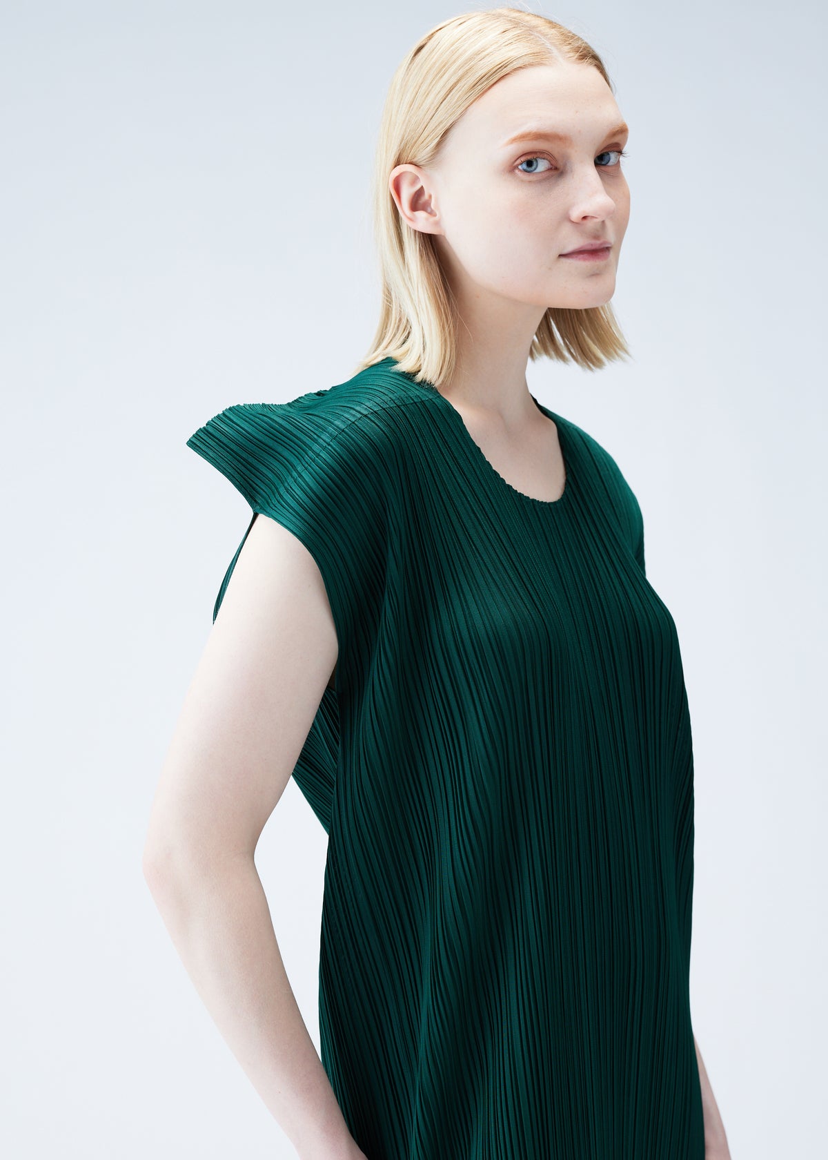 ARTICHOKE DRESS – ISSEY MIYAKE ONLINE STORE
