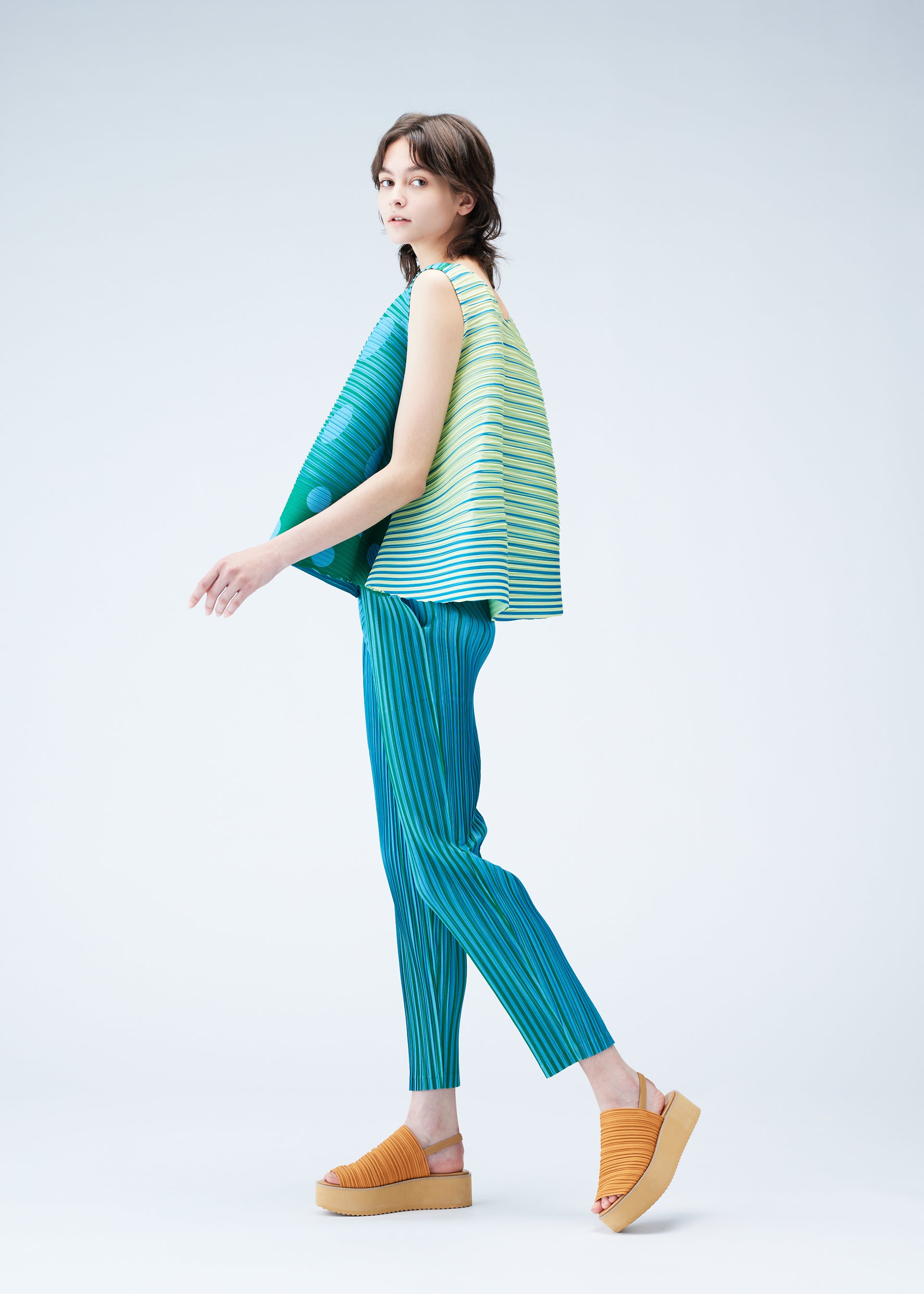 VEGE MIX 1 TOP – ISSEY MIYAKE ONLINE STORE