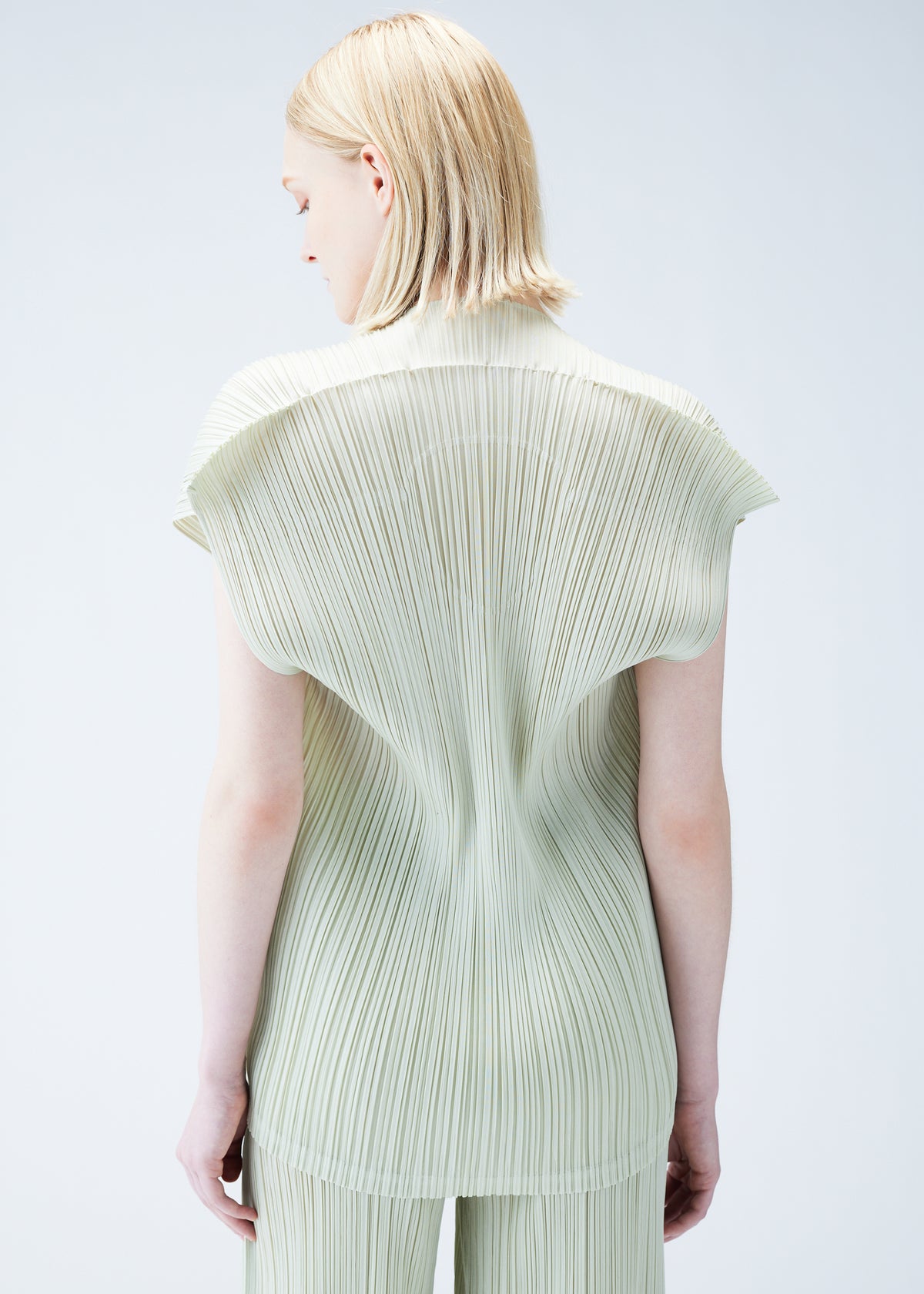 ARTICHOKE TOP – ISSEY MIYAKE ONLINE STORE