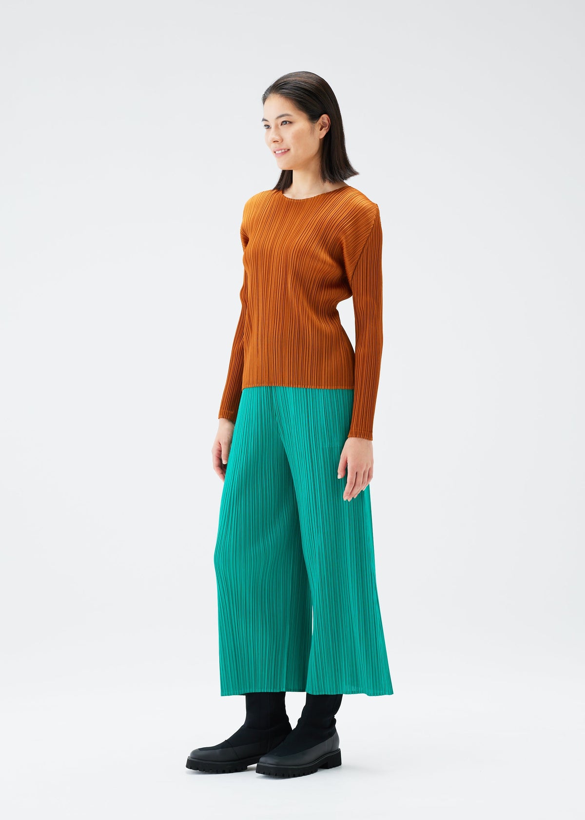 MONTHLY COLORS: NOVEMBER, Women's pants, worn image 2