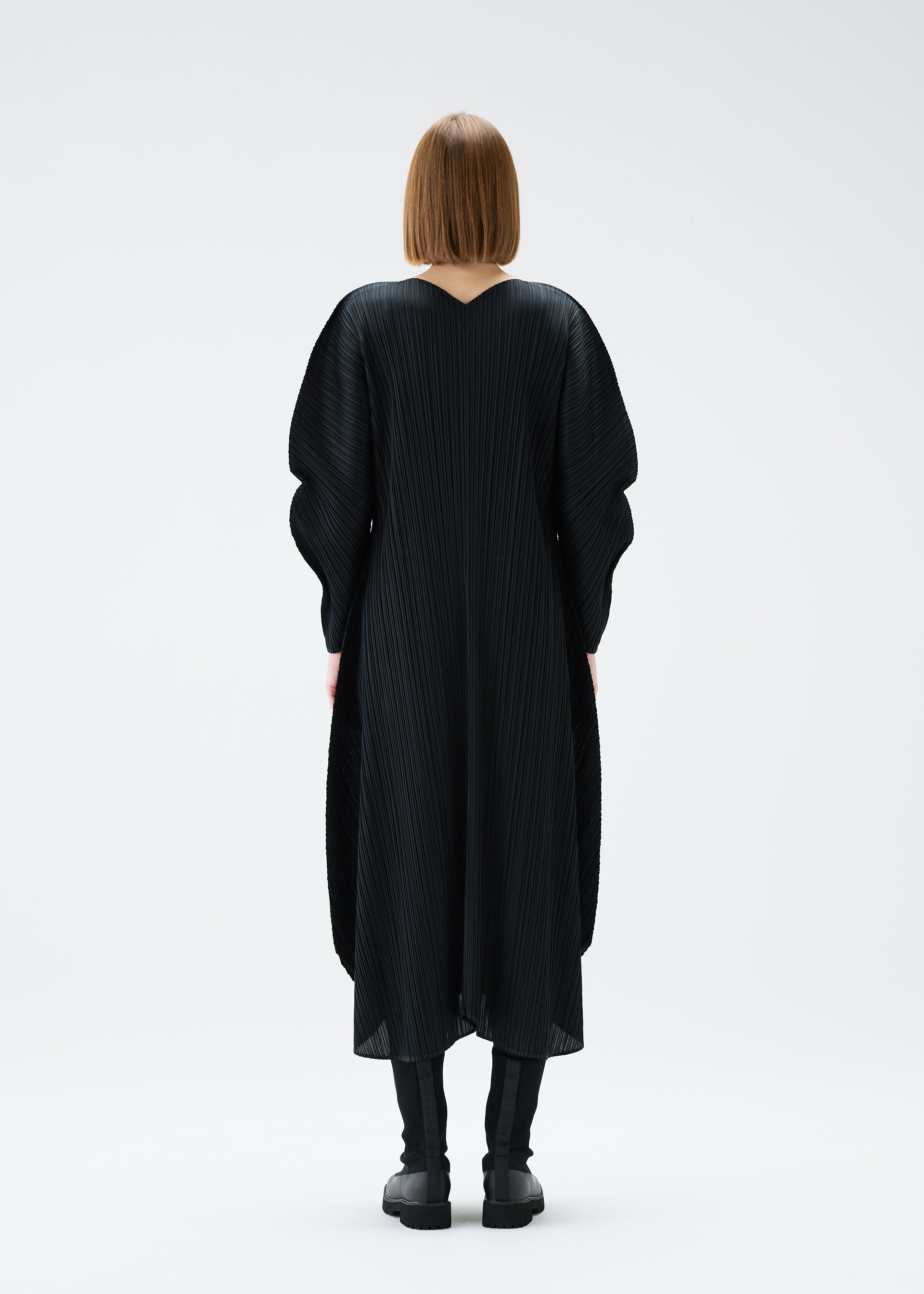 WORMHOLE – ISSEY MIYAKE ONLINE STORE