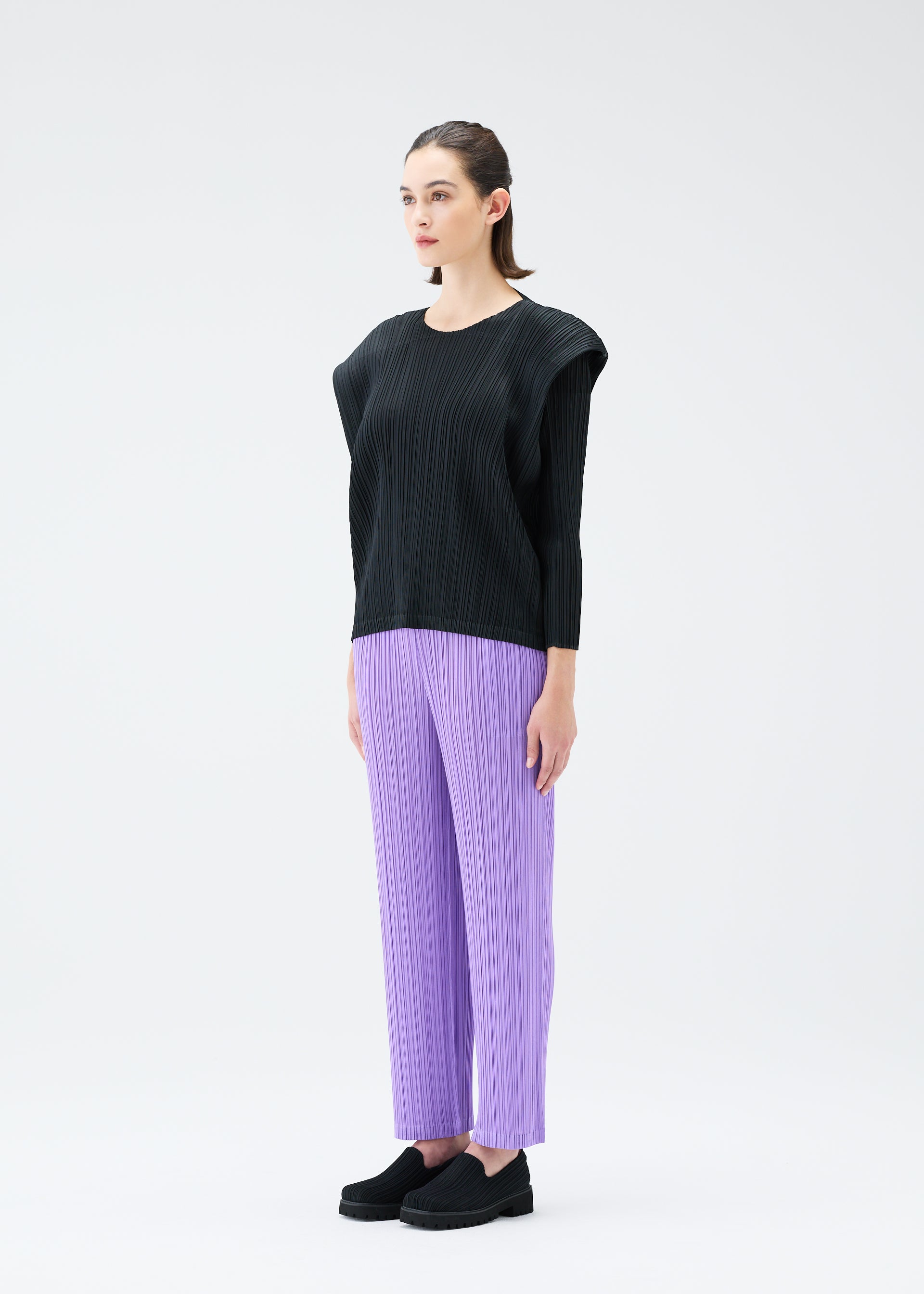 MONTHLY COLORS : SEPTEMBER TOP – ISSEY MIYAKE ONLINE STORE