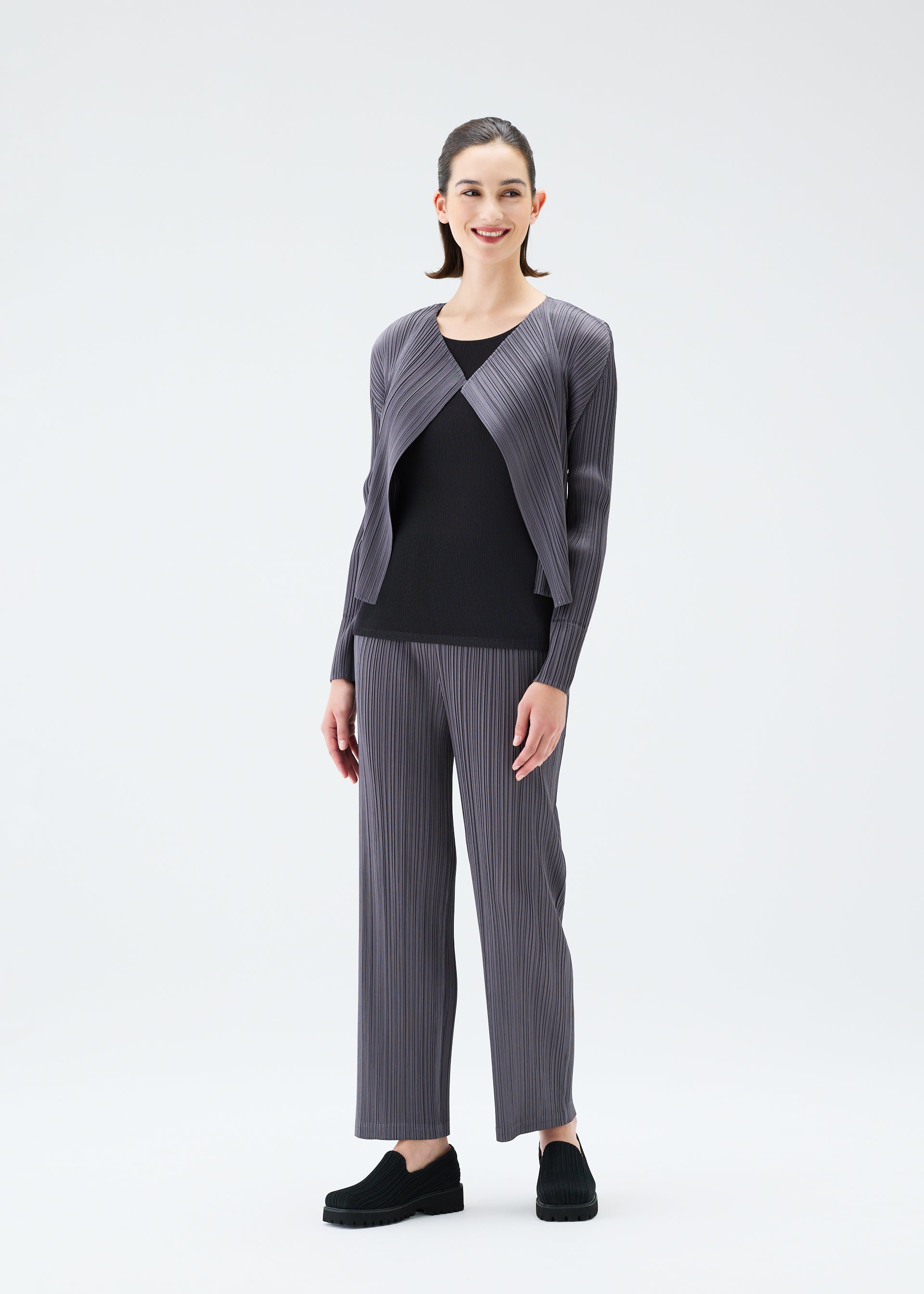 MONTHLY COLORS : SEPTEMBER CARDIGAN – ISSEY MIYAKE ONLINE STORE