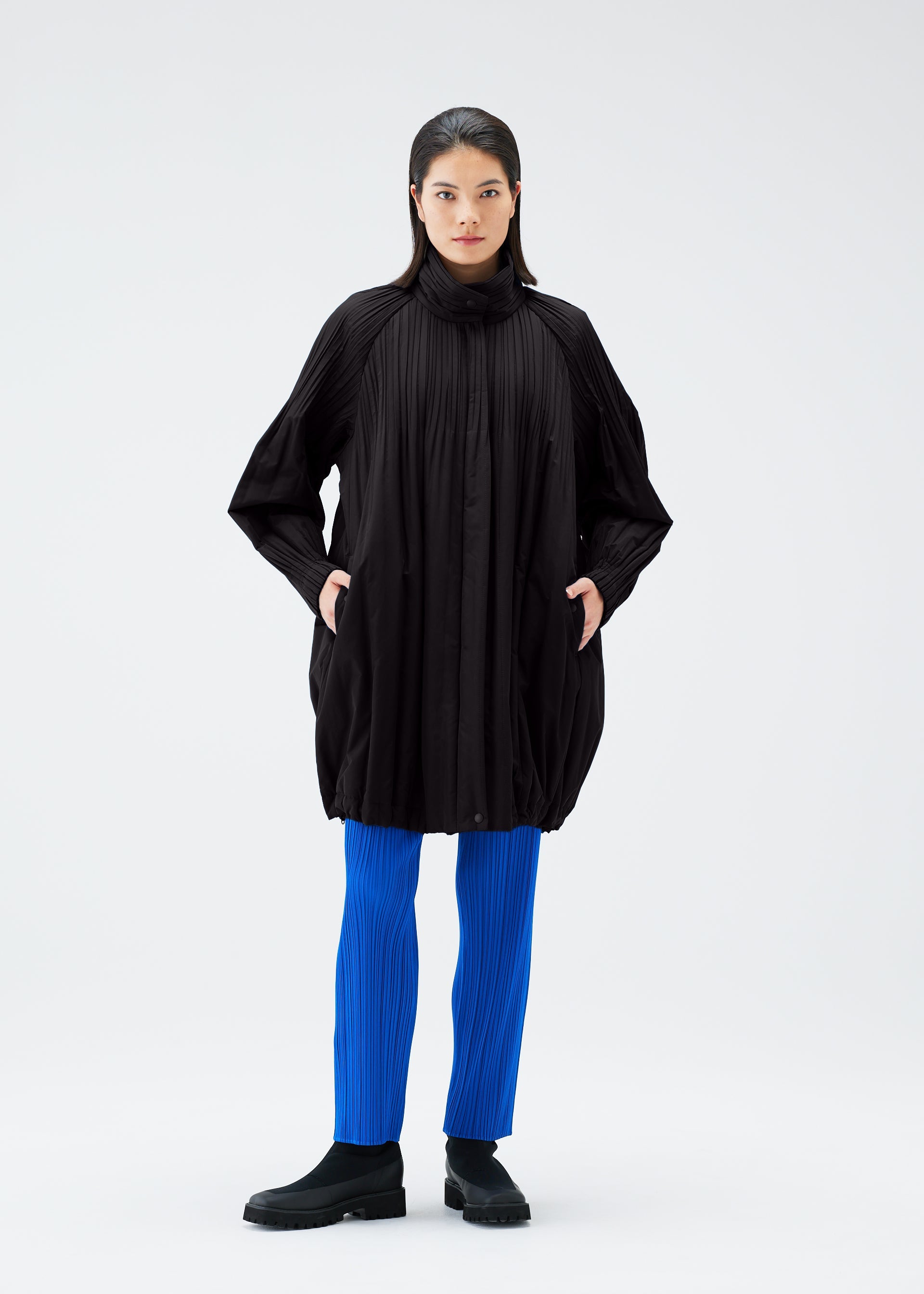 PADDED PLEATS COAT – ISSEY MIYAKE ONLINE STORE