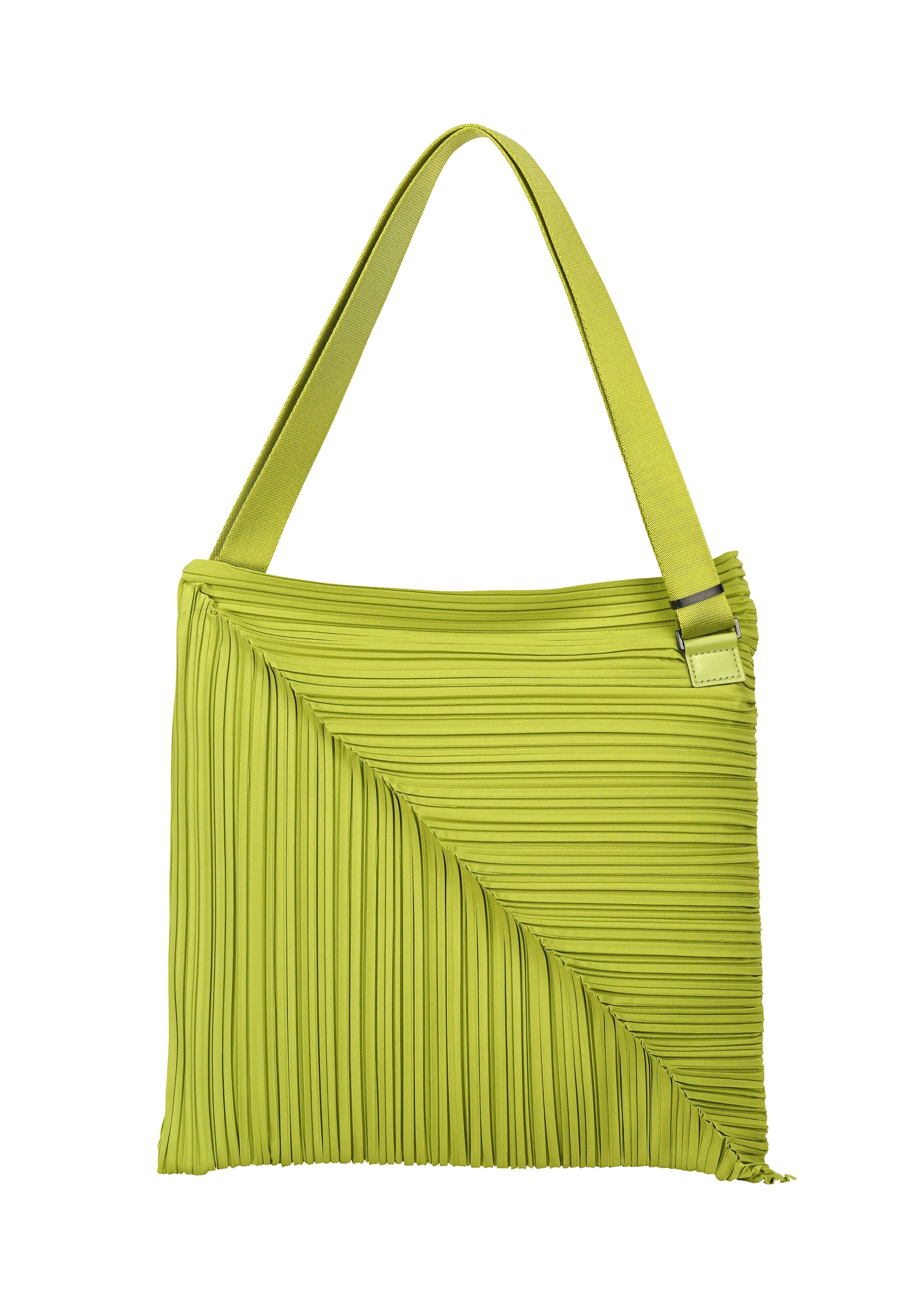 DIAGONAL PLEATS BAG – ISSEY MIYAKE ONLINE STORE