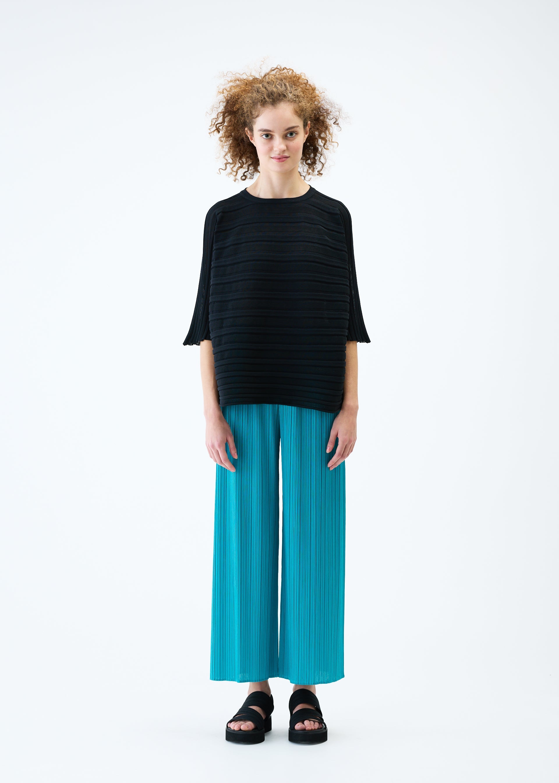 国内買付 PLEATS PLEASE ISSEY MIYAKE STEP KNIT STEP KNIT – ISSEY MIYAKE ONLINE STORE