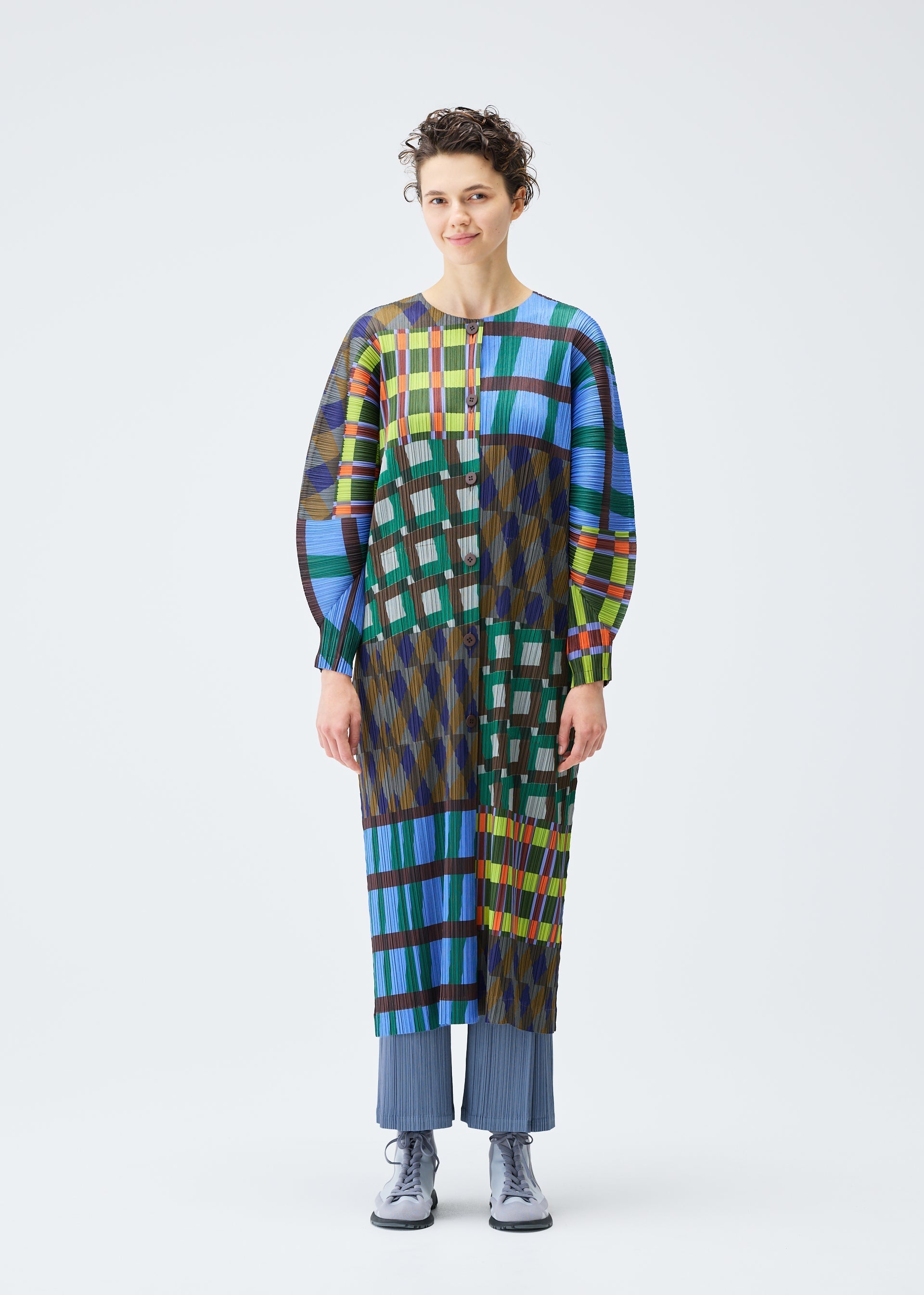 PLEATS PLEASE ISSEY MIYAKE – ISSEY MIYAKE ONLINE STORE
