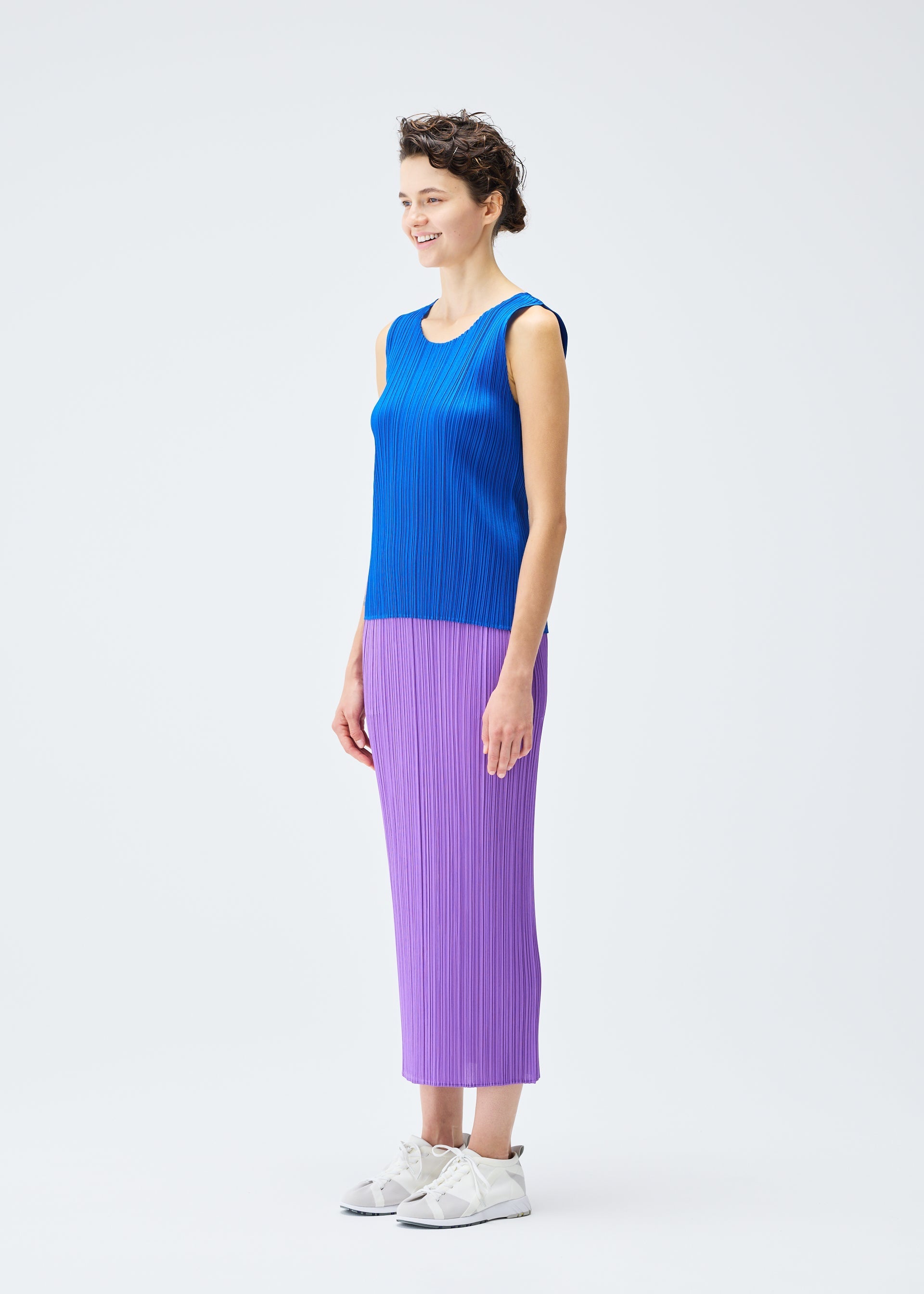 MONTHLY COLORS : AUGUST – ISSEY MIYAKE ONLINE STORE