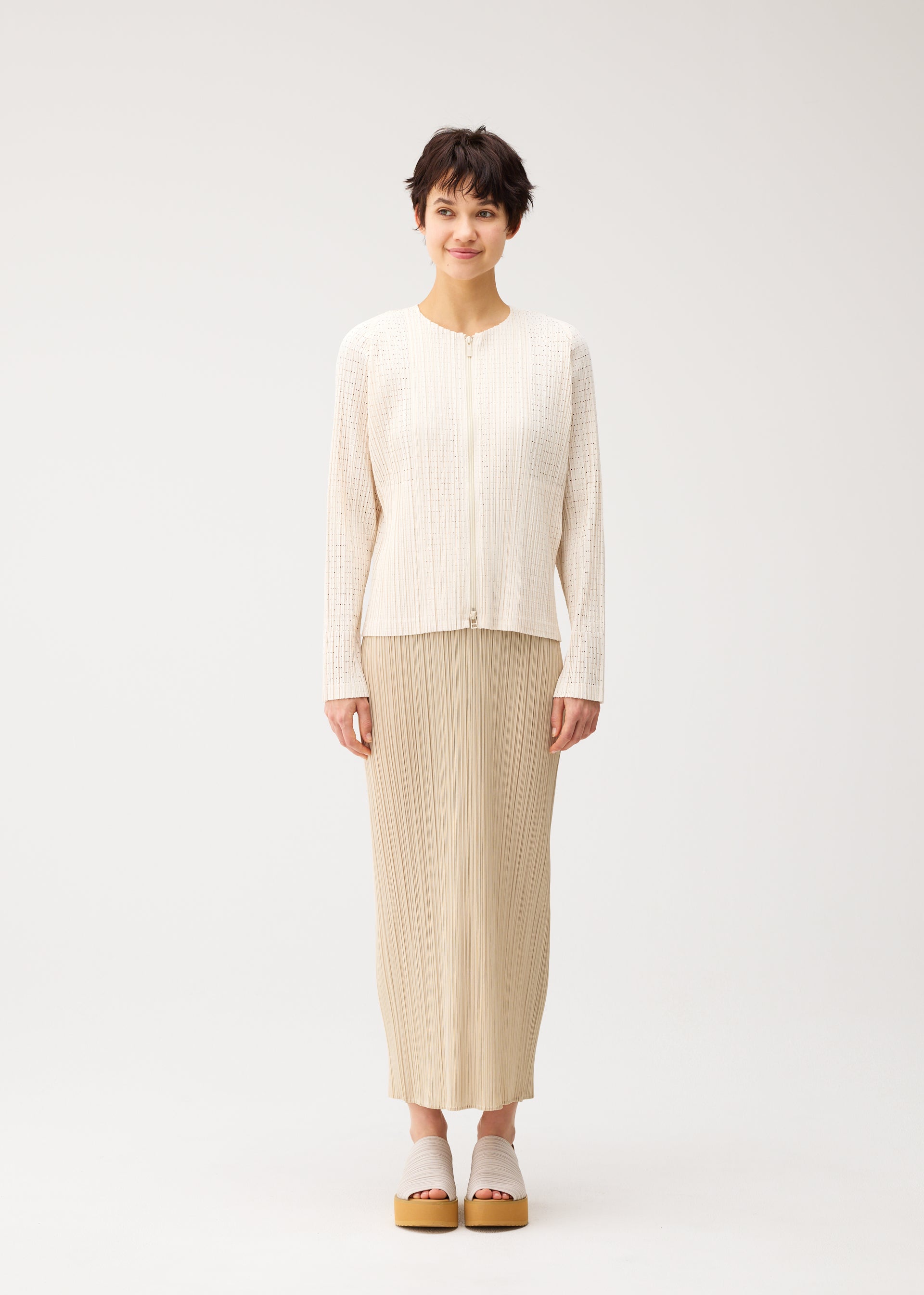 PLEATS PLEASE ISSEY MIYAKE – ISSEY MIYAKE ONLINE STORE
