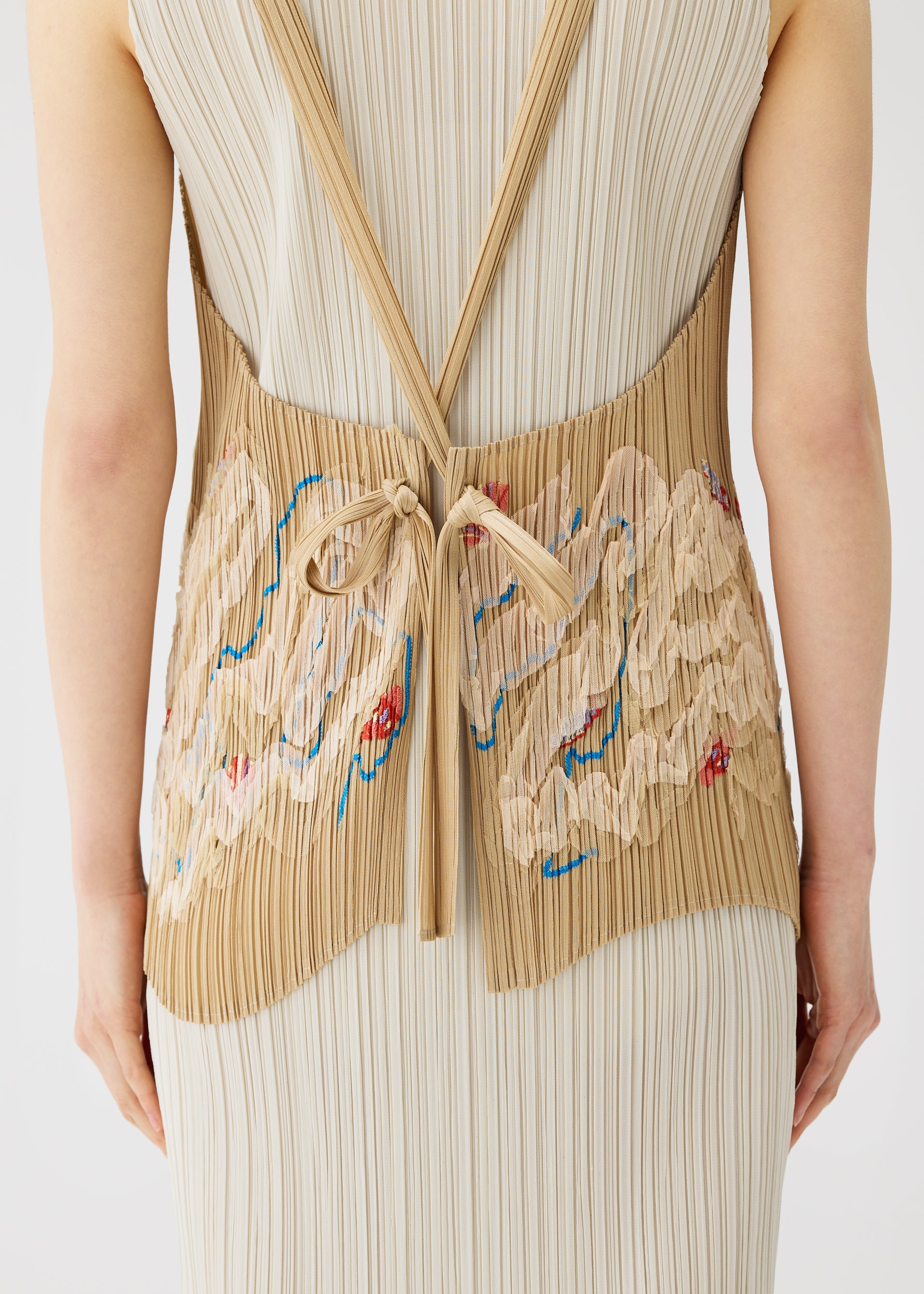 I SPY! – ISSEY MIYAKE ONLINE STORE