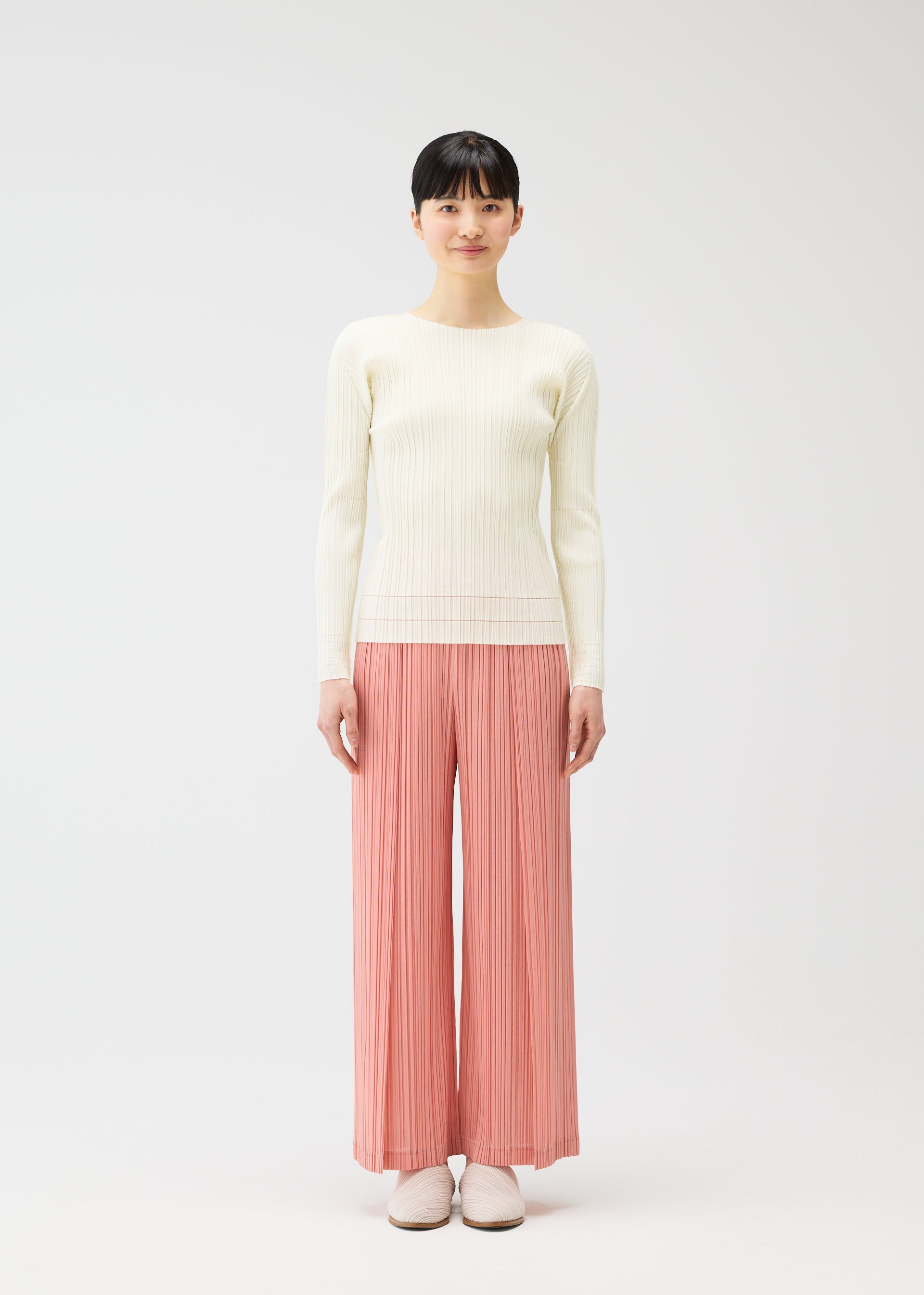 RAMIE PLEATS – ISSEY MIYAKE ONLINE STORE