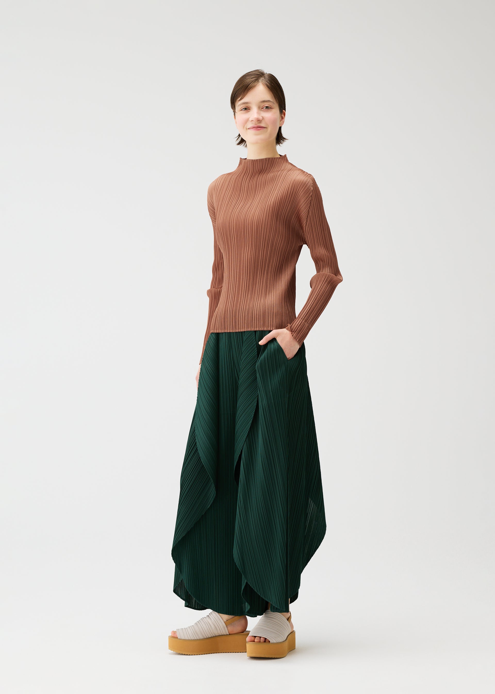 LEAF – ISSEY MIYAKE ONLINE STORE