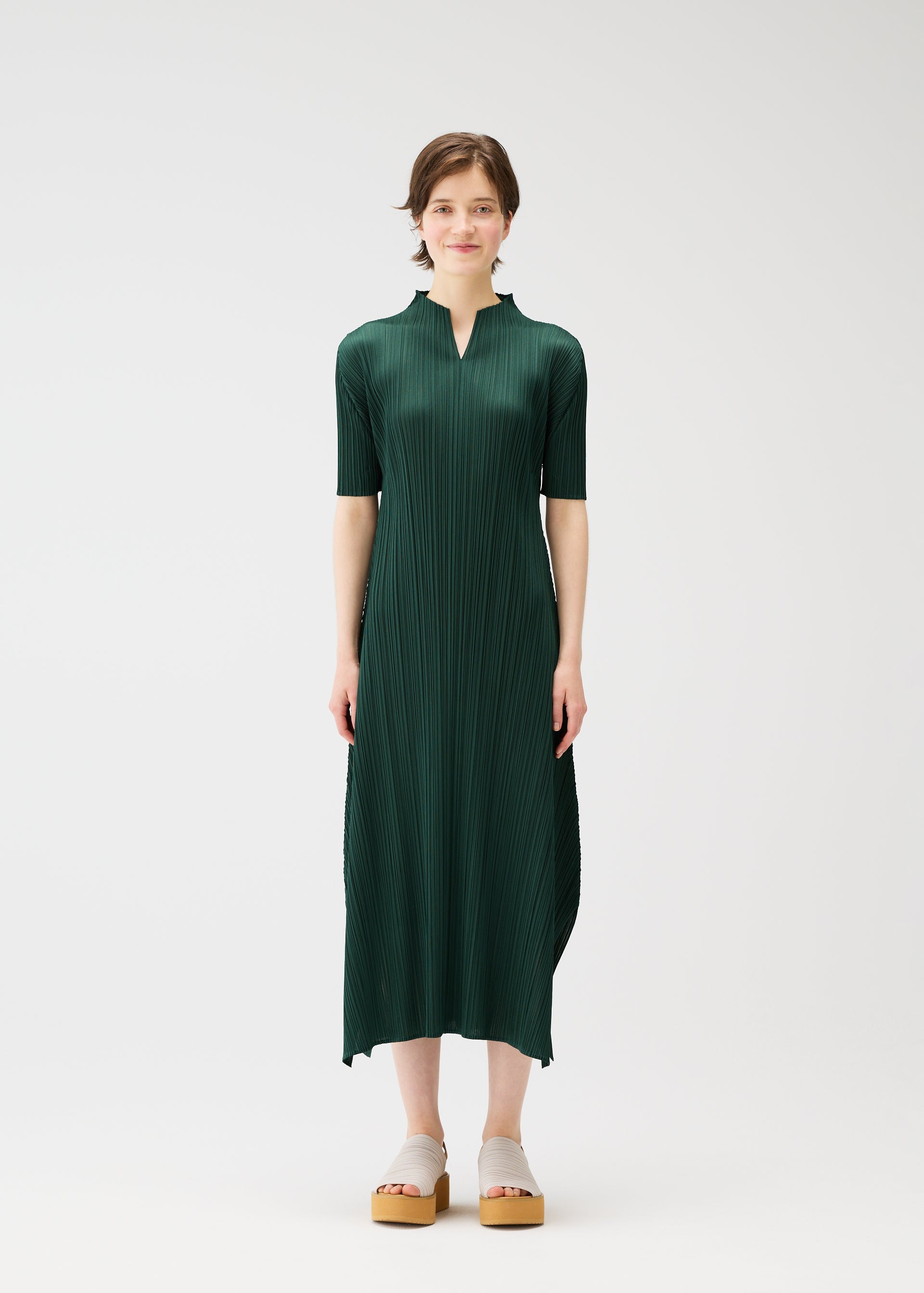 PLEATS PLEASE ISSEY MIYAKE – ISSEY MIYAKE ONLINE STORE