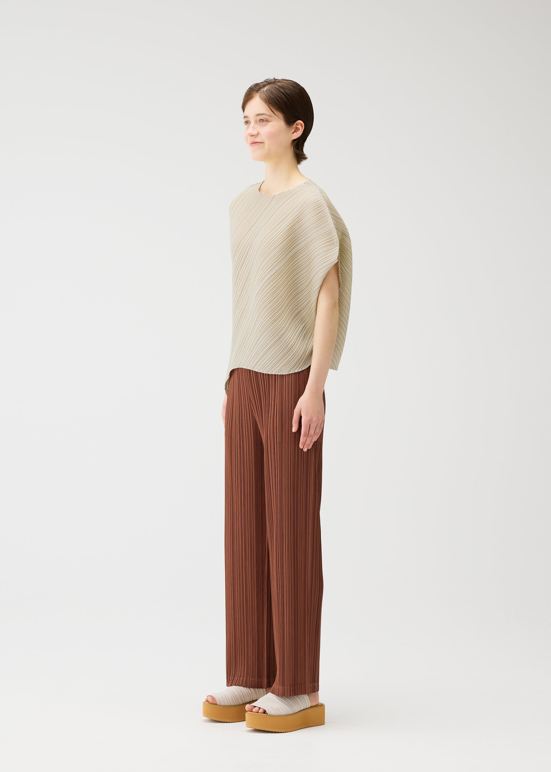PLEATS PLEASE ISSEY MIYAKE LEAFトップス LEAF – ISSEY MIYAKE ONLINE STORE