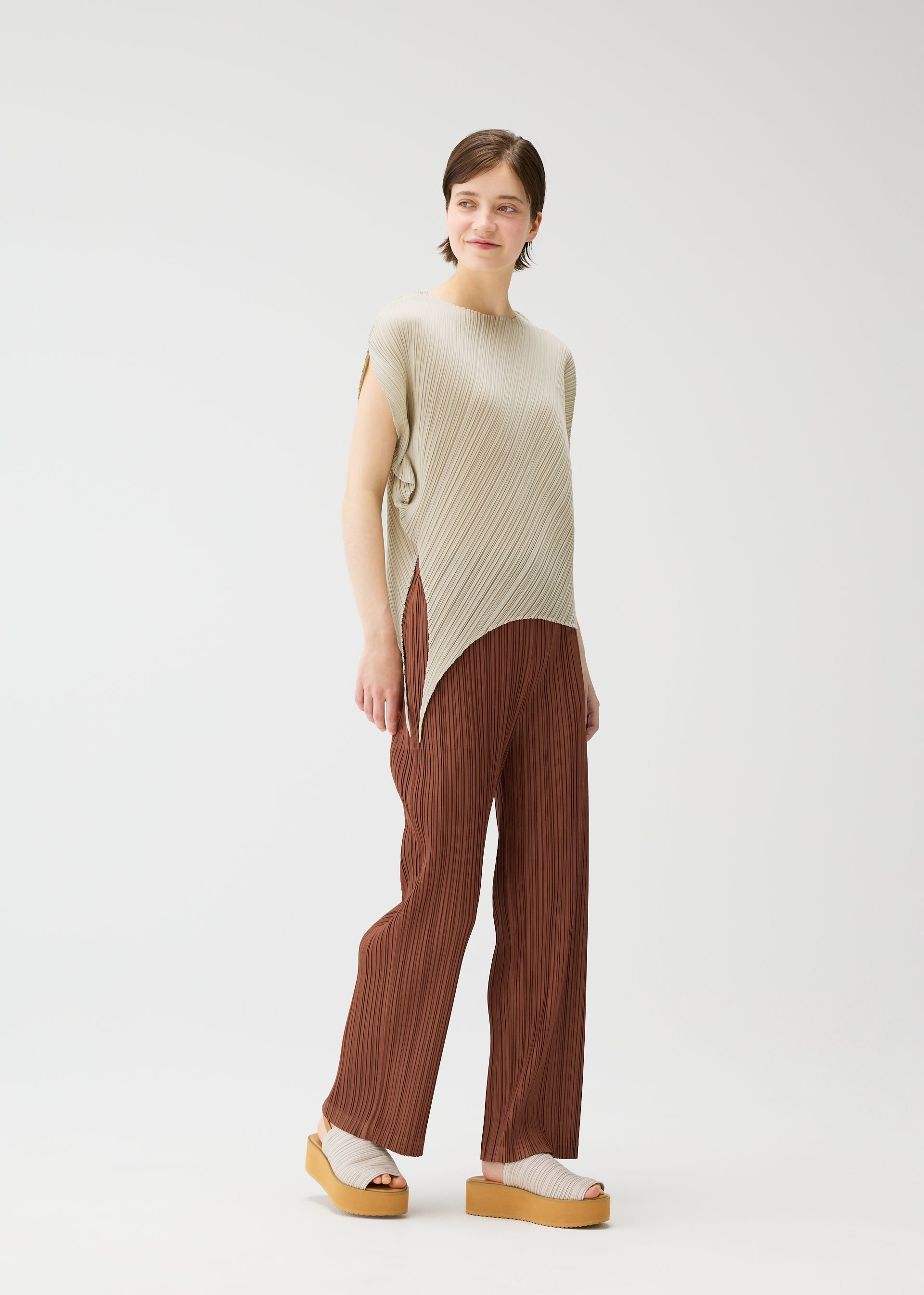 LEAF – ISSEY MIYAKE ONLINE STORE