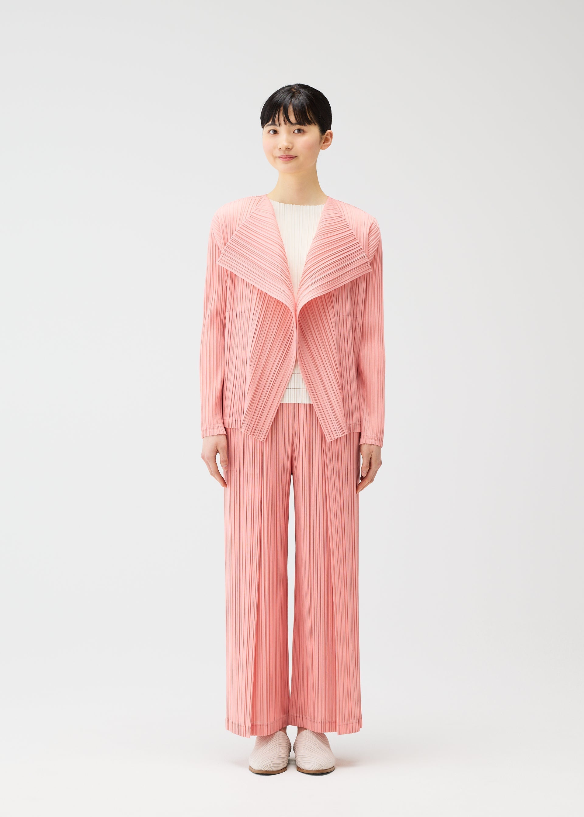 RAMIE PLEATS – ISSEY MIYAKE ONLINE STORE