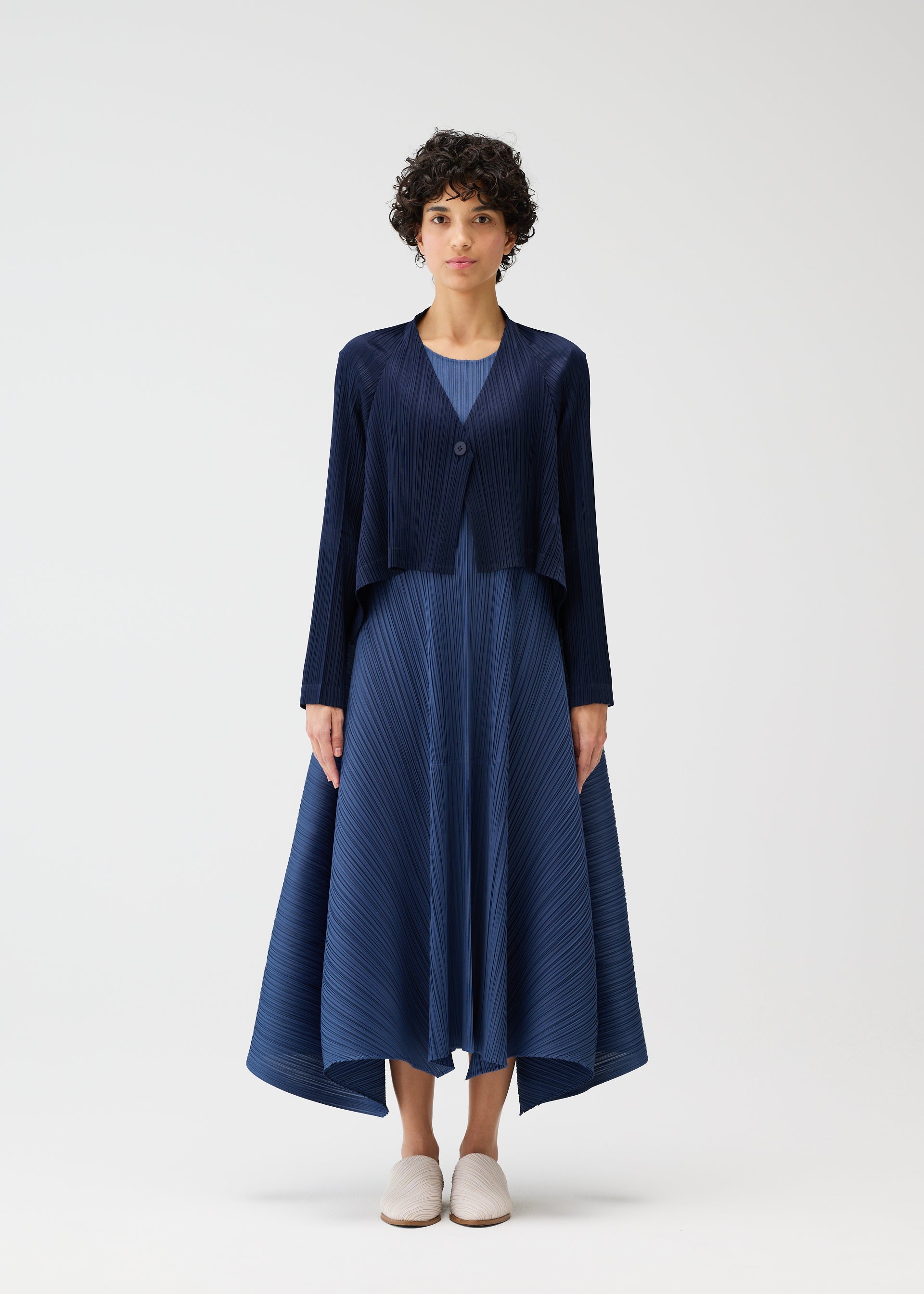 PLEATS PLEASE ISSEY MIYAKE – ISSEY MIYAKE ONLINE STORE