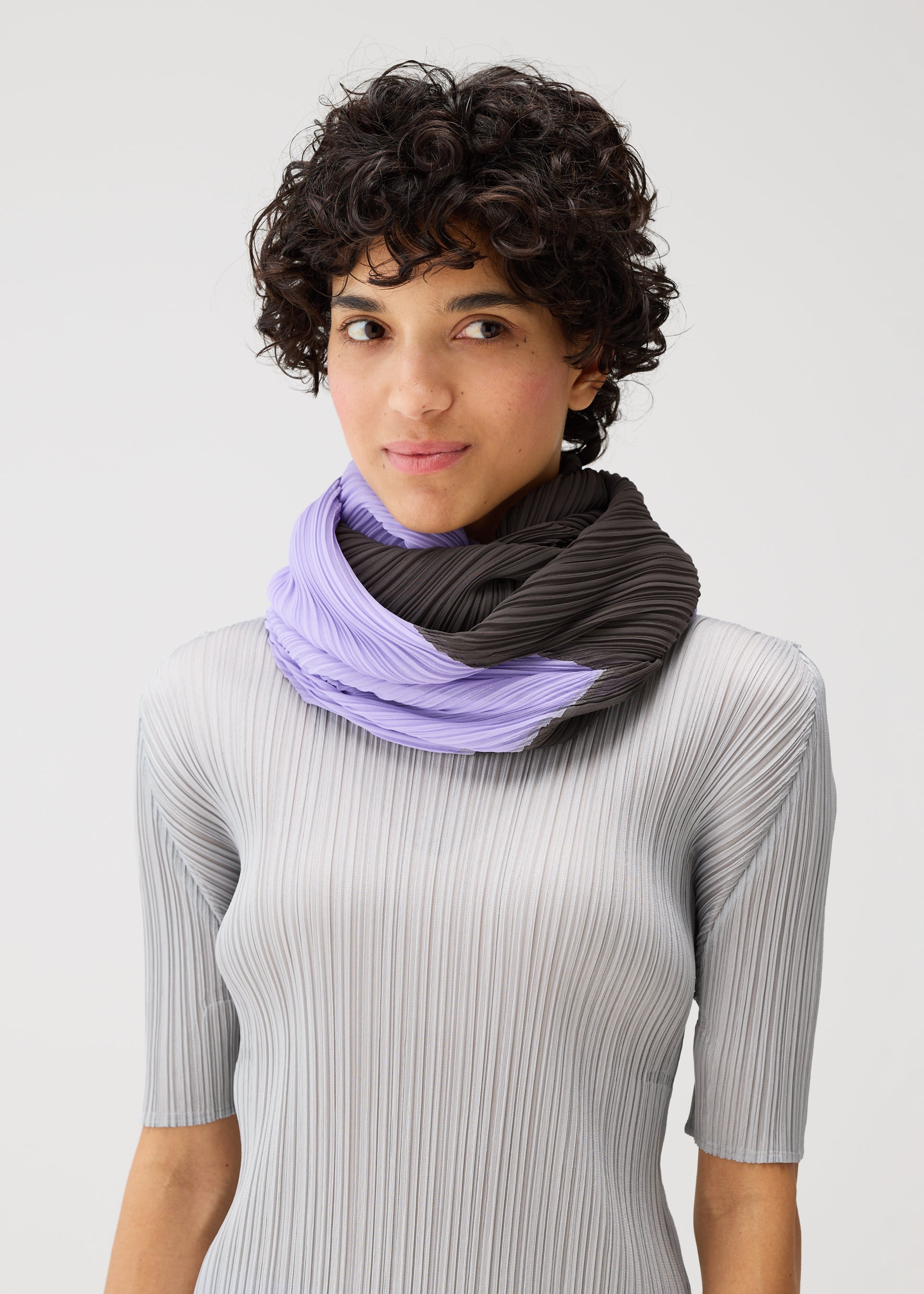SCARVES – ISSEY MIYAKE ONLINE STORE