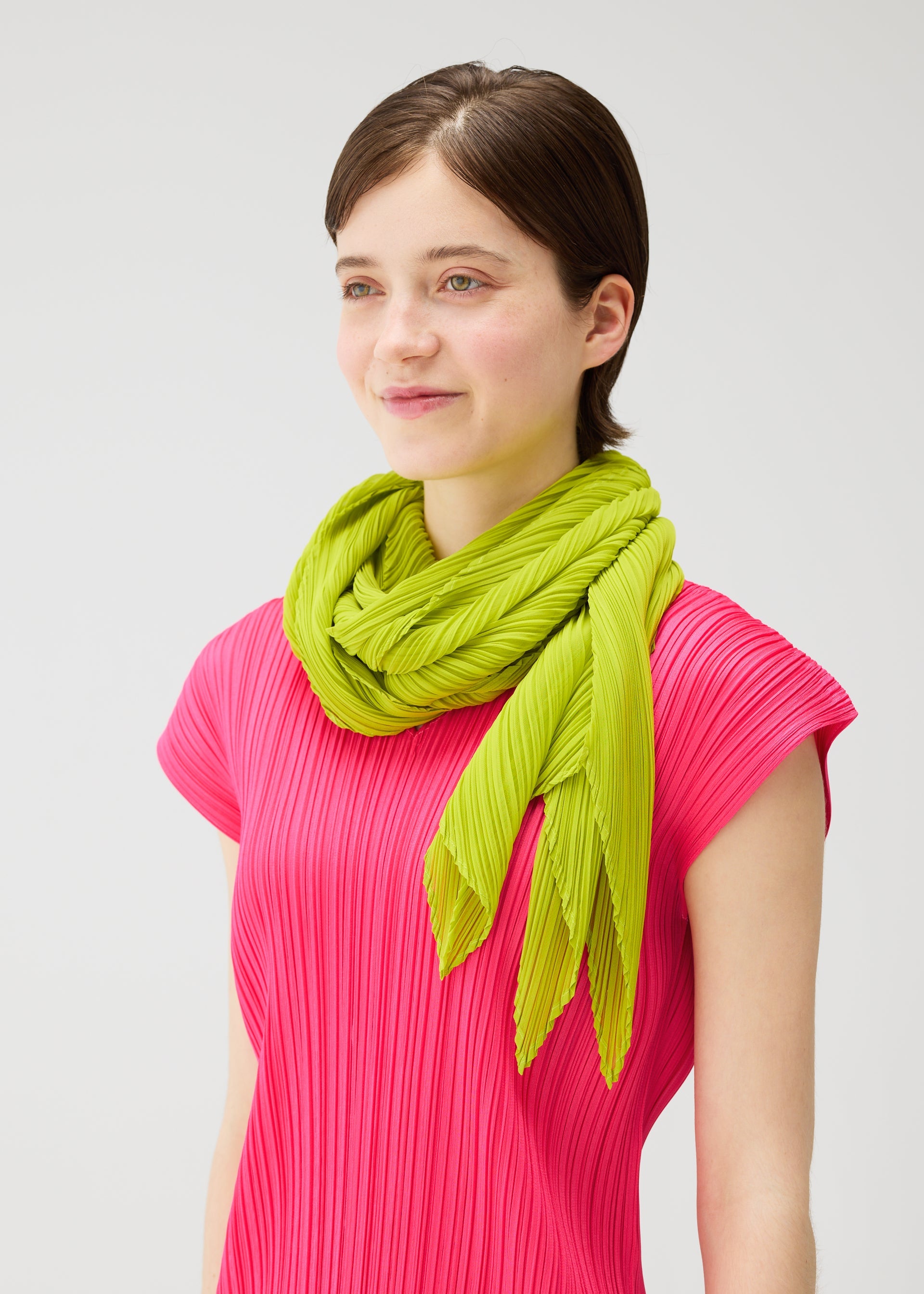 SCARVES – ISSEY MIYAKE ONLINE STORE