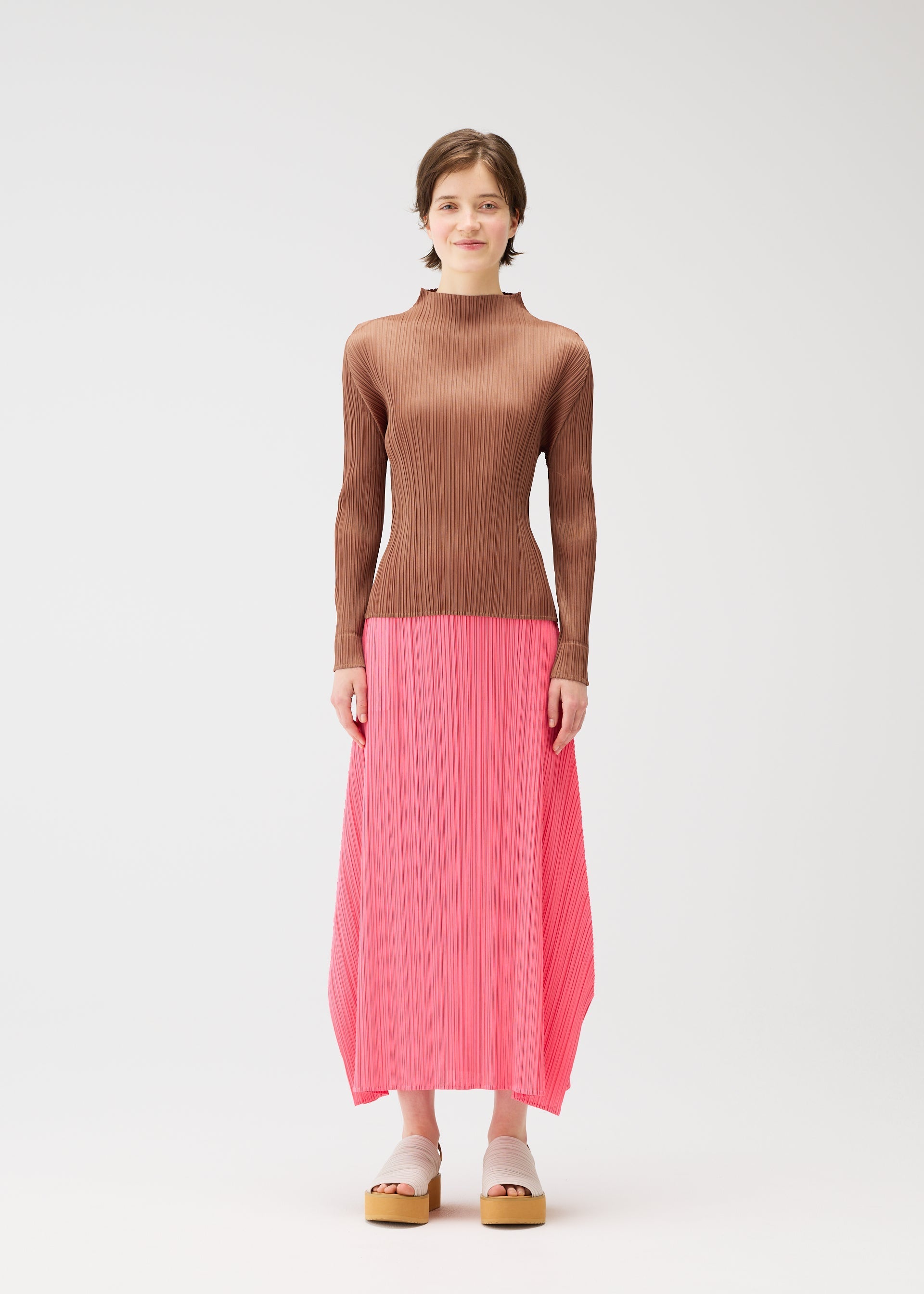 FOGGY FOREST MADAME-T – ISSEY MIYAKE ONLINE STORE