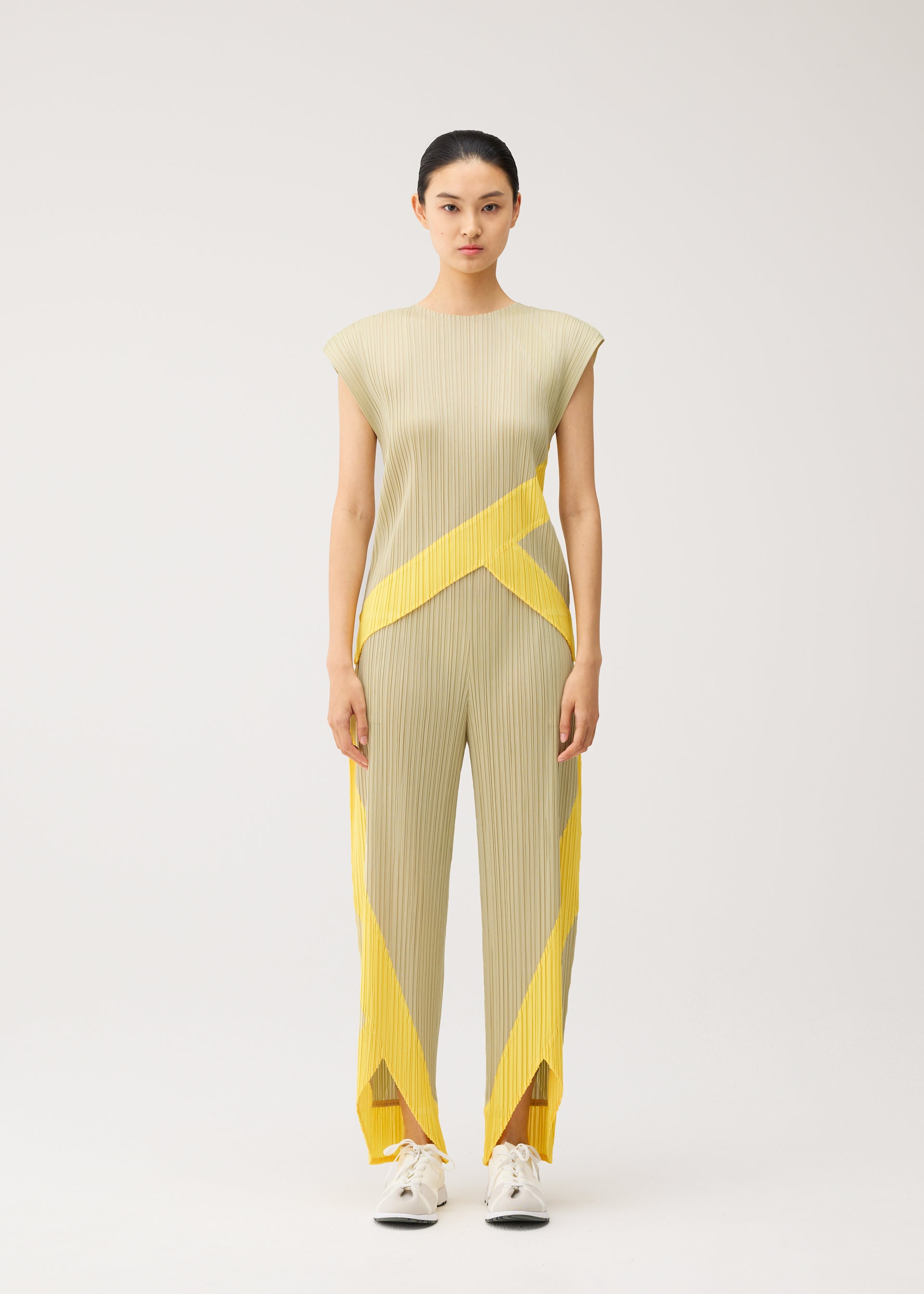 PLEATS PLEASE ISSEY MIYAKE – ISSEY MIYAKE ONLINE STORE
