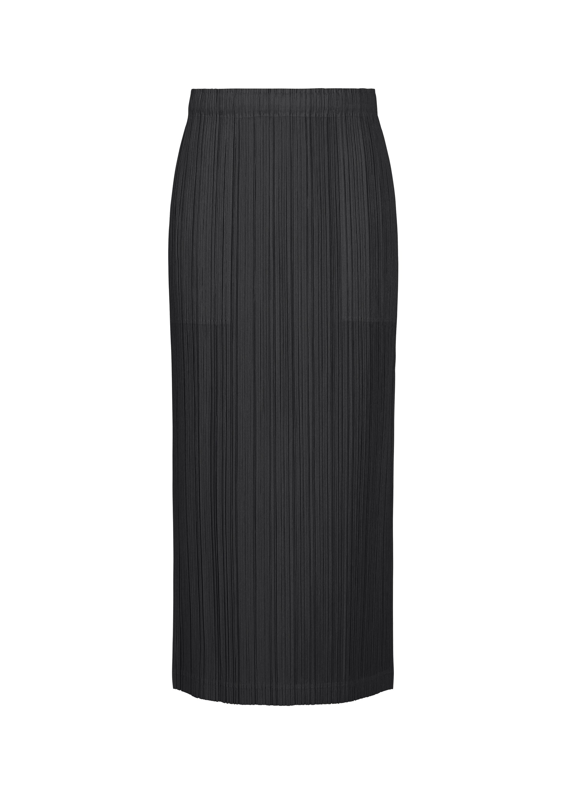 Zoomed view The PLEATS PLEASE ISSEY MIYAKE THICKER BOTTOMS 1 is a black, knee-length pleated skirt with an elastic waistband, made from thick fabric and shown against a white background. - BLACK （no.15）