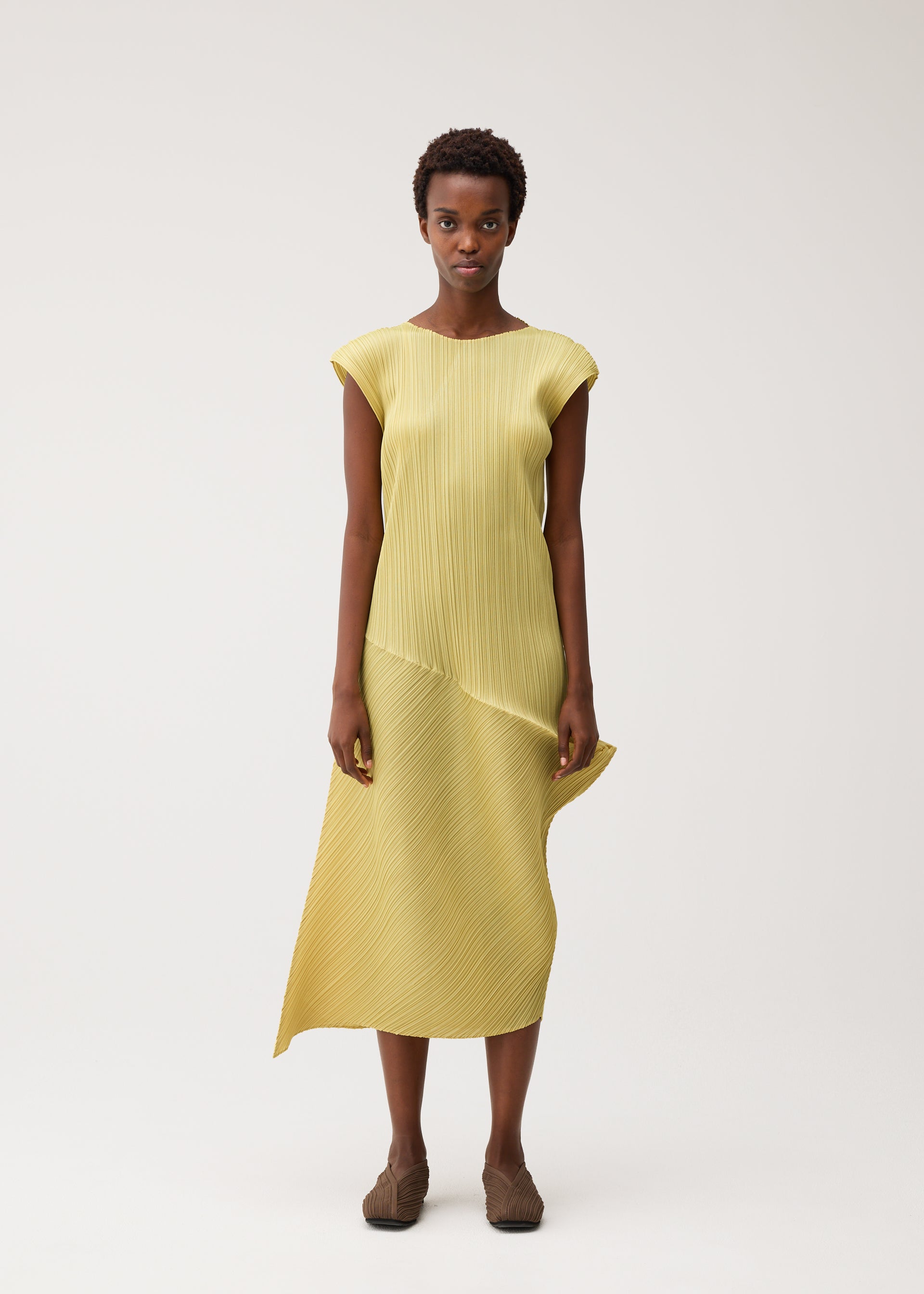 PLEATS PLEASE ISSEY MIYAKE – ISSEY MIYAKE ONLINE STORE