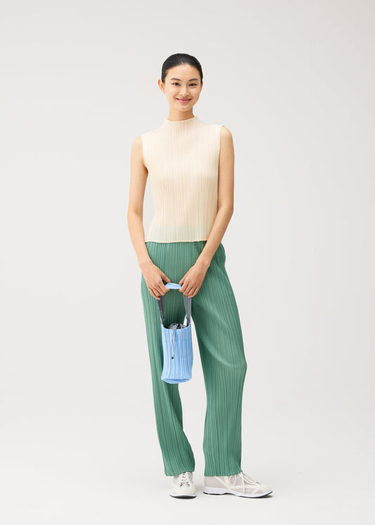 PLEATS SWAN BAG view 2