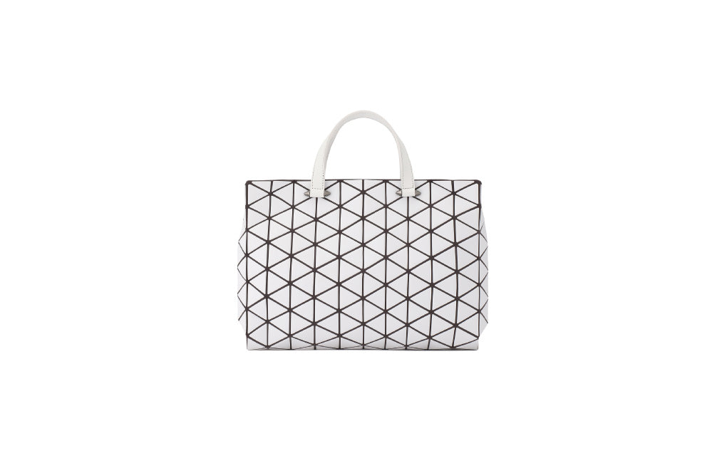 BAO BAO ISSEY MIYAKE ILLUSION ホワイト　ラージ BAO BAO ISSEY MIYAKE ITEM SERIES – ISSEY MIYAKE ONLINE STORE