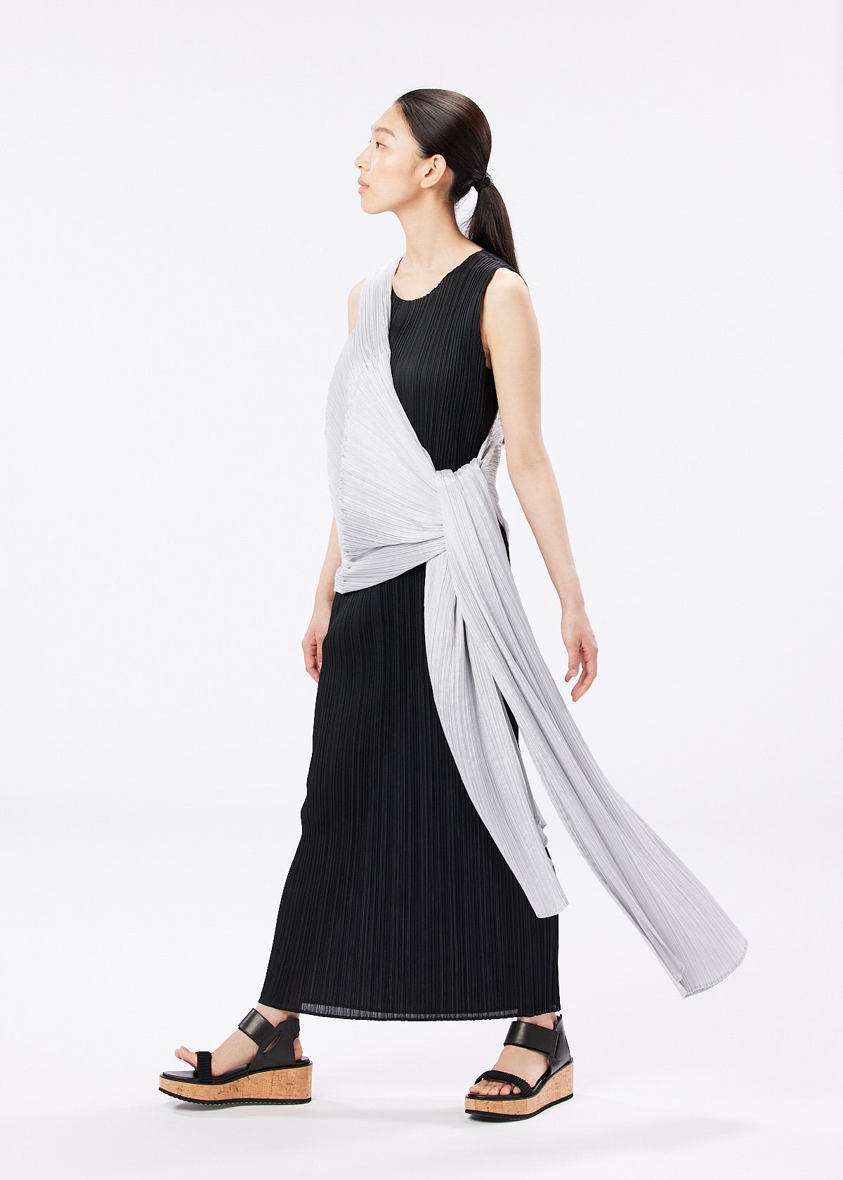 BASIC MADAME-T – ISSEY MIYAKE ONLINE STORE